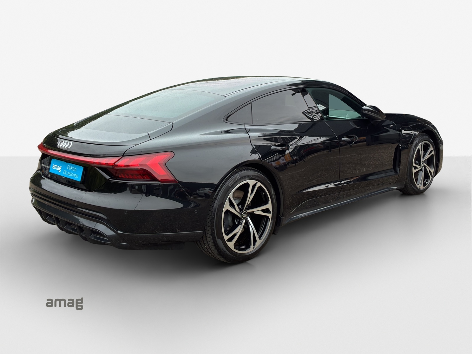 AUDI e-tron GT quattro-image-5