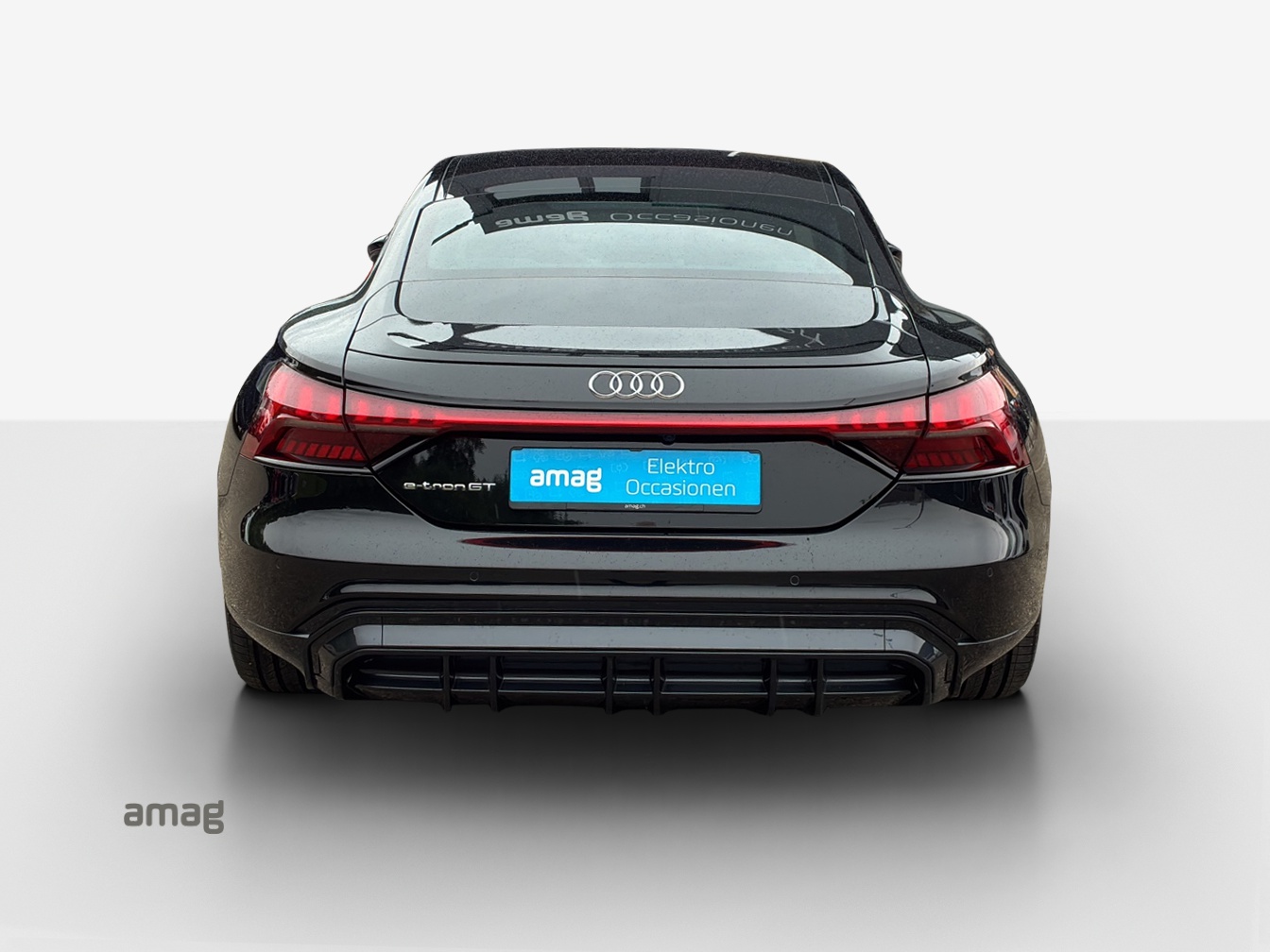 AUDI e-tron GT quattro-image-4