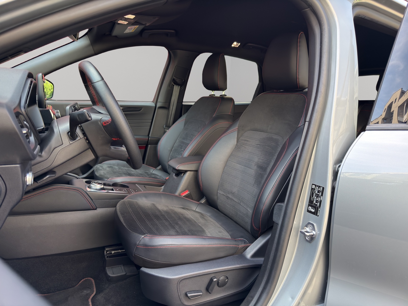 FORD Kuga 2.5 PHEV ST-Line X 2WD-image-3