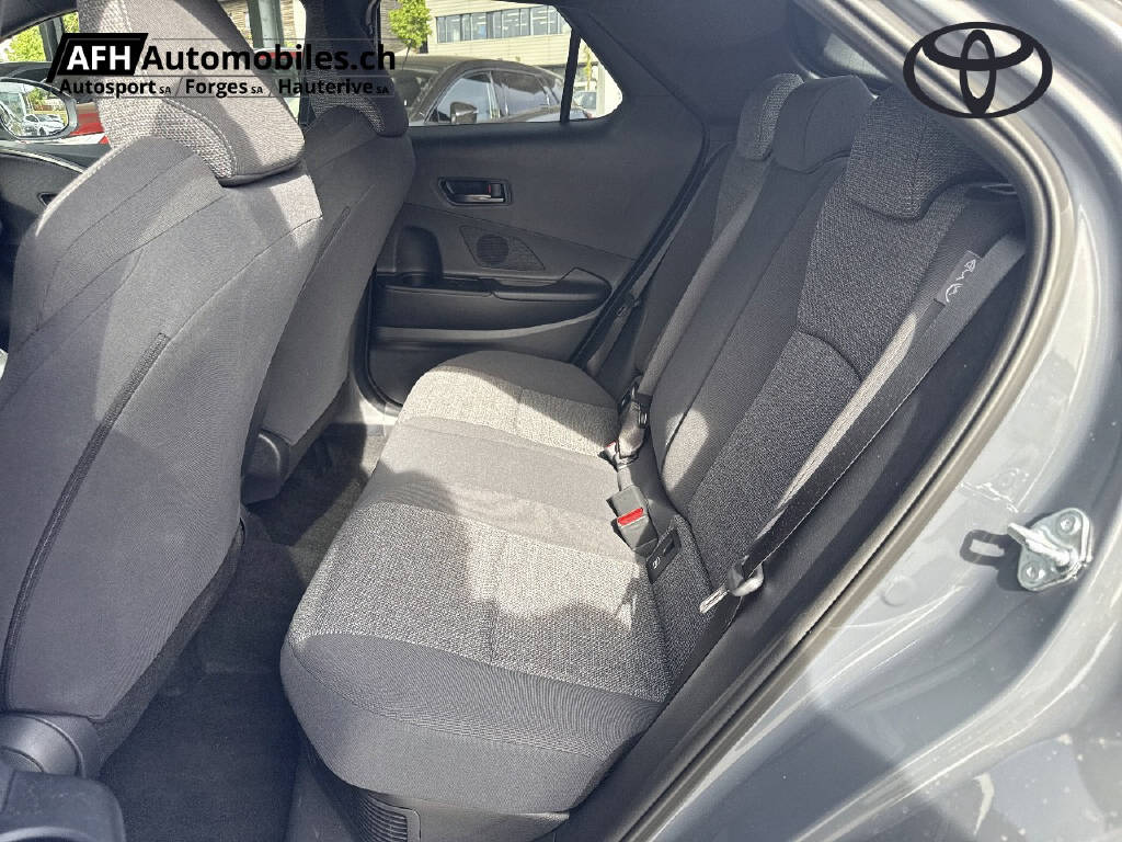 TOYOTA C-HR 2.0 HEV Swiss Edition 4x4-image-14