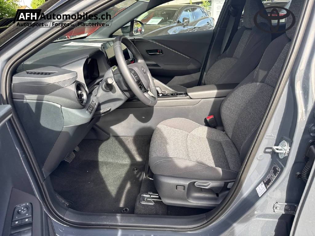 TOYOTA C-HR 2.0 HEV Swiss Edition 4x4-image-13