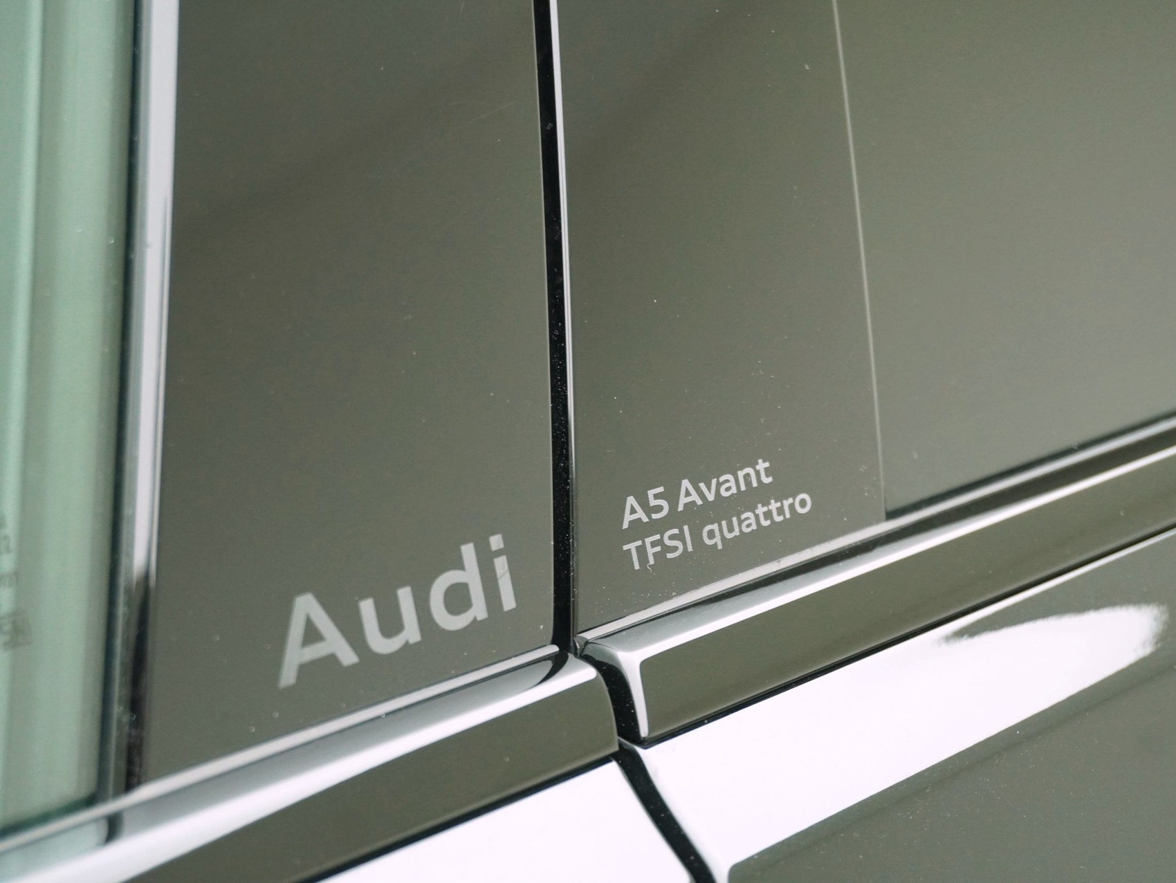 AUDI A5 Avant 2.0 TFSI S line quattro S-Tronic **Audi Werksgarantie bis 08/2030**-image-6