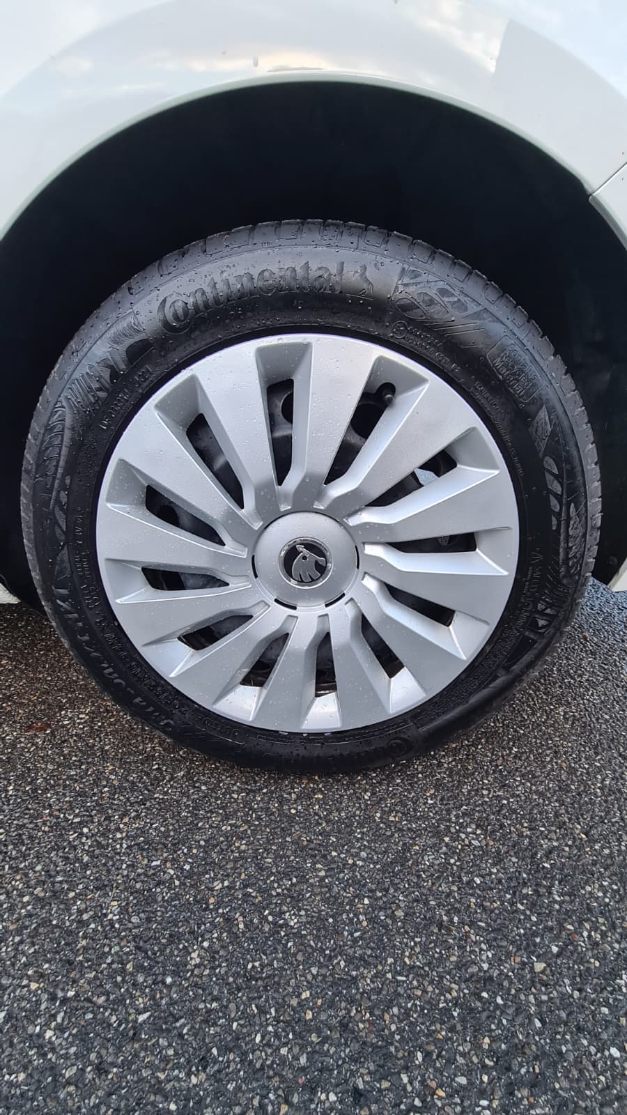 SKODA Octavia Combi 1.6 TDI Ambition 4x4 ** Gr-Navi ** Sitzheizung ** Abstandsregelsysteme ** Frisch Ab MFK & Service **-image-13
