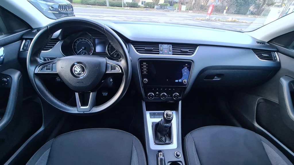 SKODA Octavia Combi 1.6 TDI Ambition 4x4 ** Gr-Navi ** Sitzheizung ** Abstandsregelsysteme ** Frisch Ab MFK & Service **-image-10