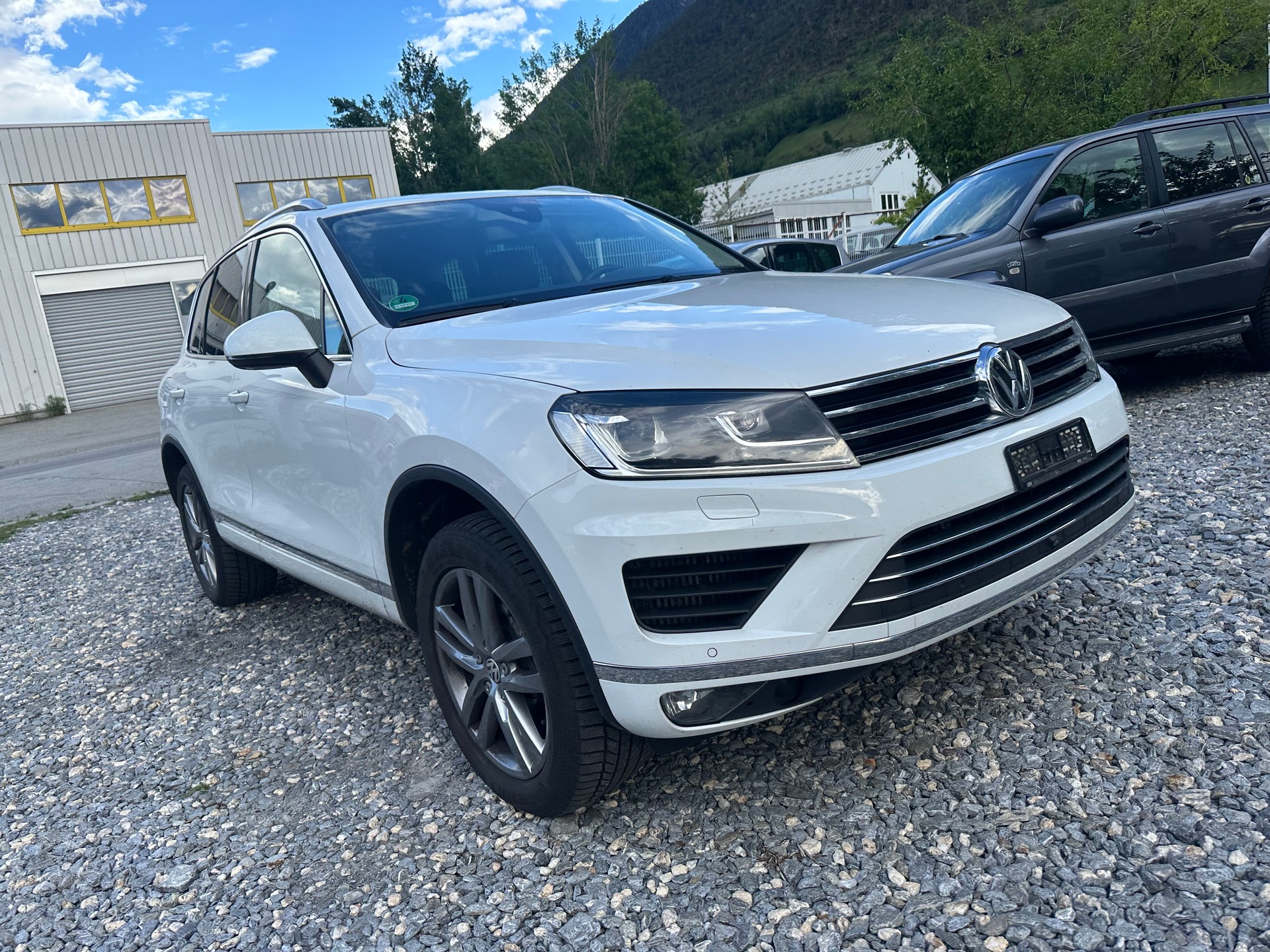 VW Touareg 3.0 TDI BMT Peak Tiptronic-image-1