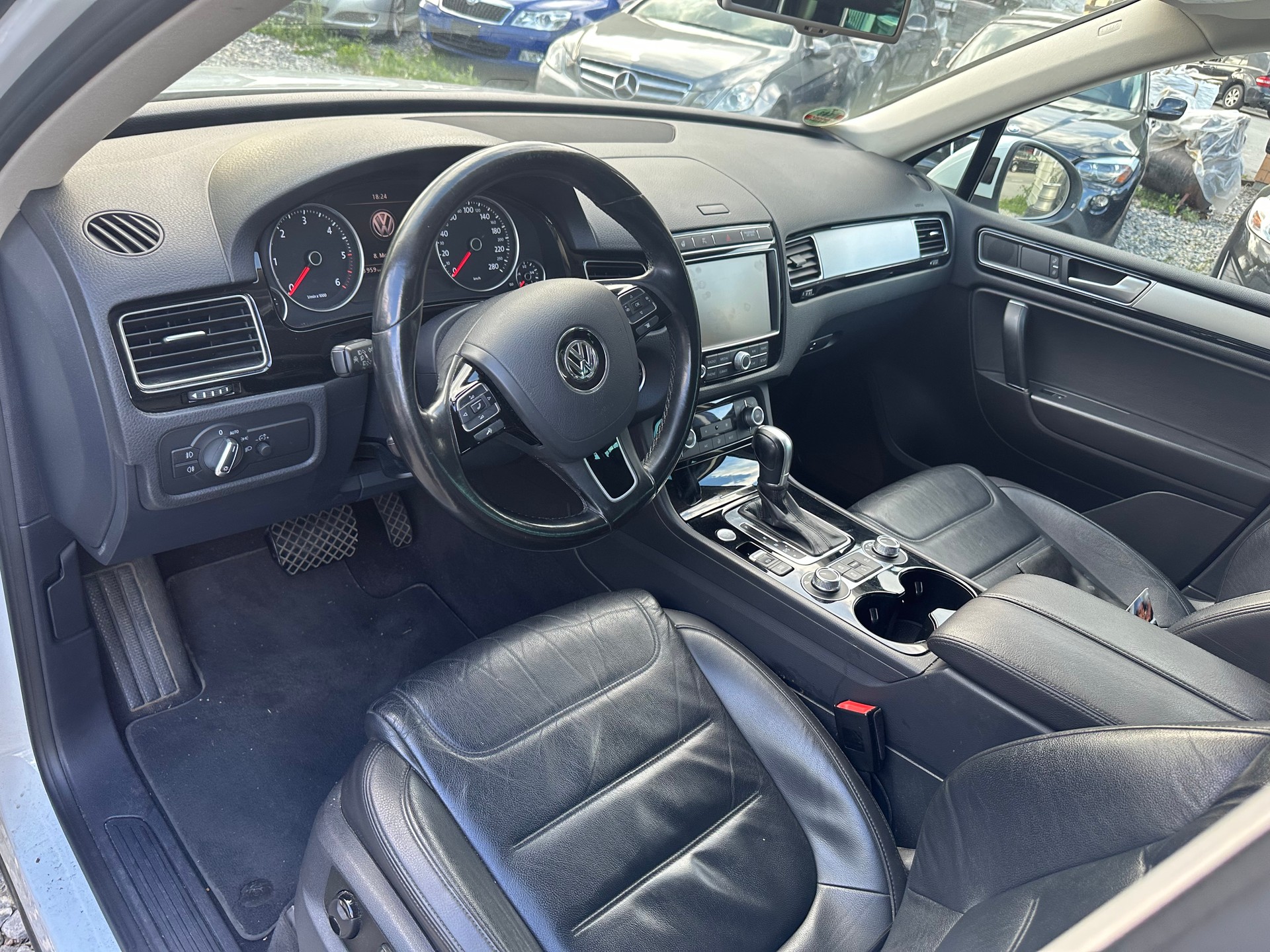 VW Touareg 3.0 TDI BMT Peak Tiptronic-image-8