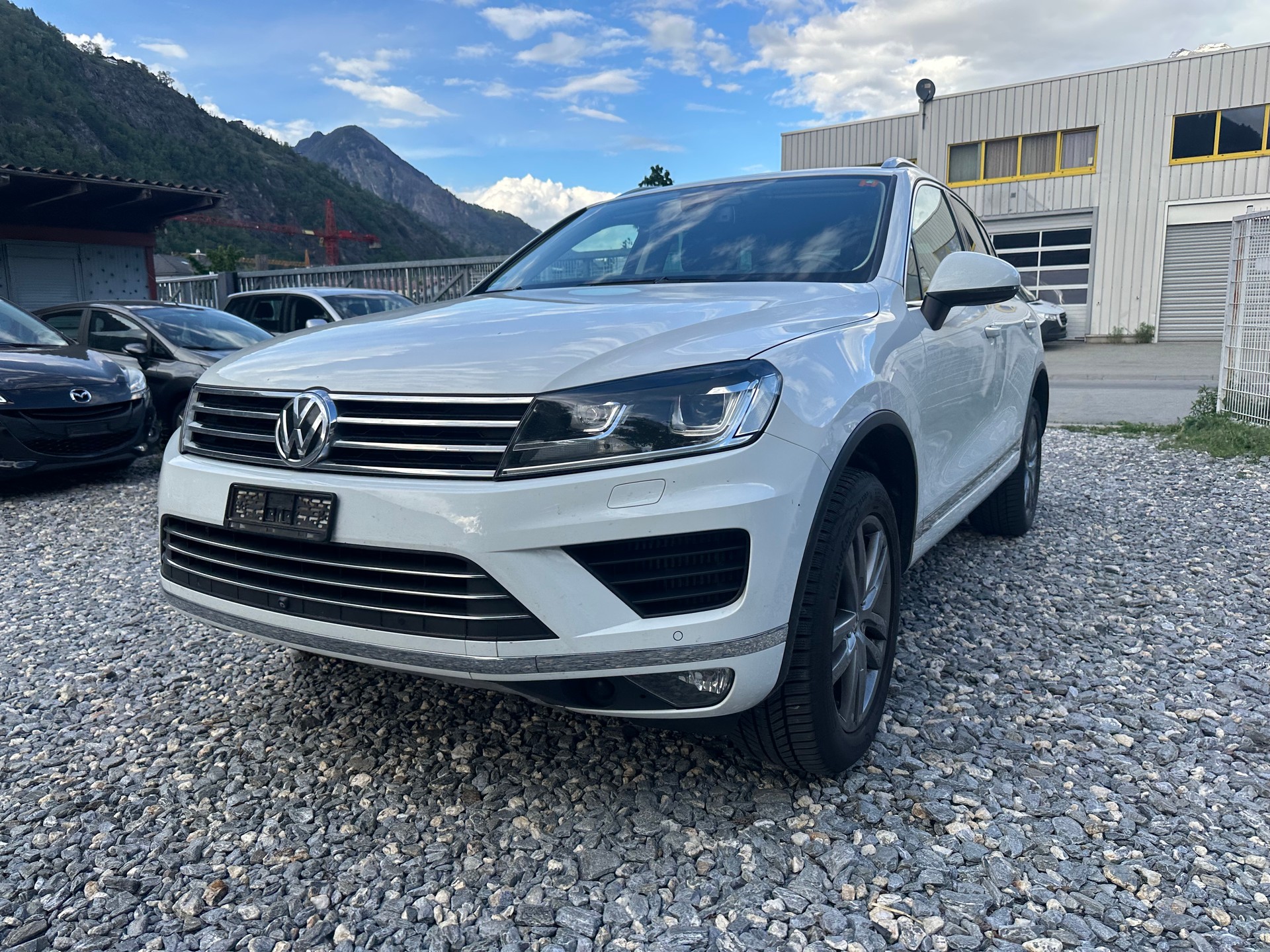 VW Touareg 3.0 TDI BMT Peak Tiptronic-image-3