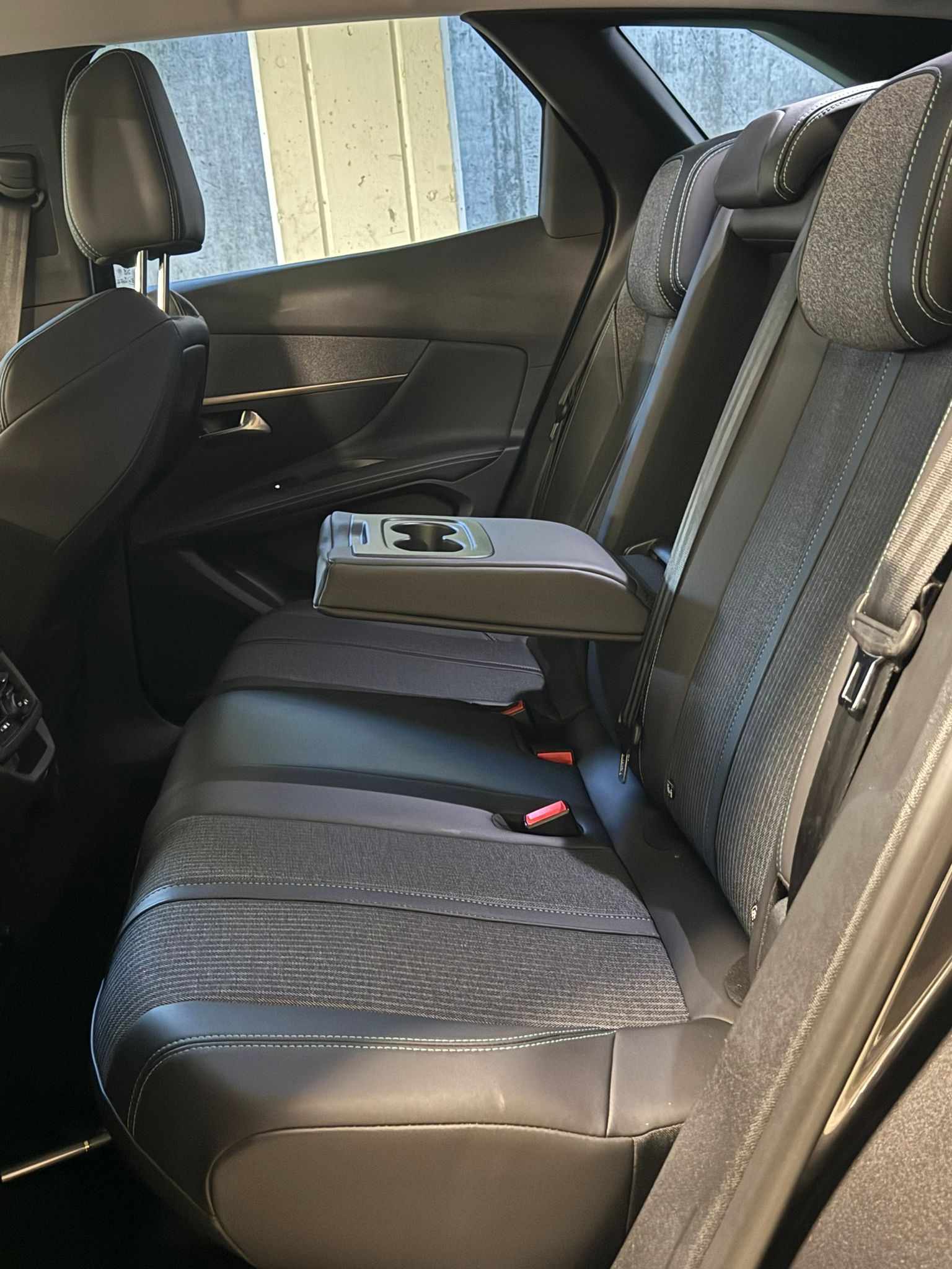 PEUGEOT 3008 1.5 BlueHDi Allure Pack EAT8 // MFK NEU-image-15