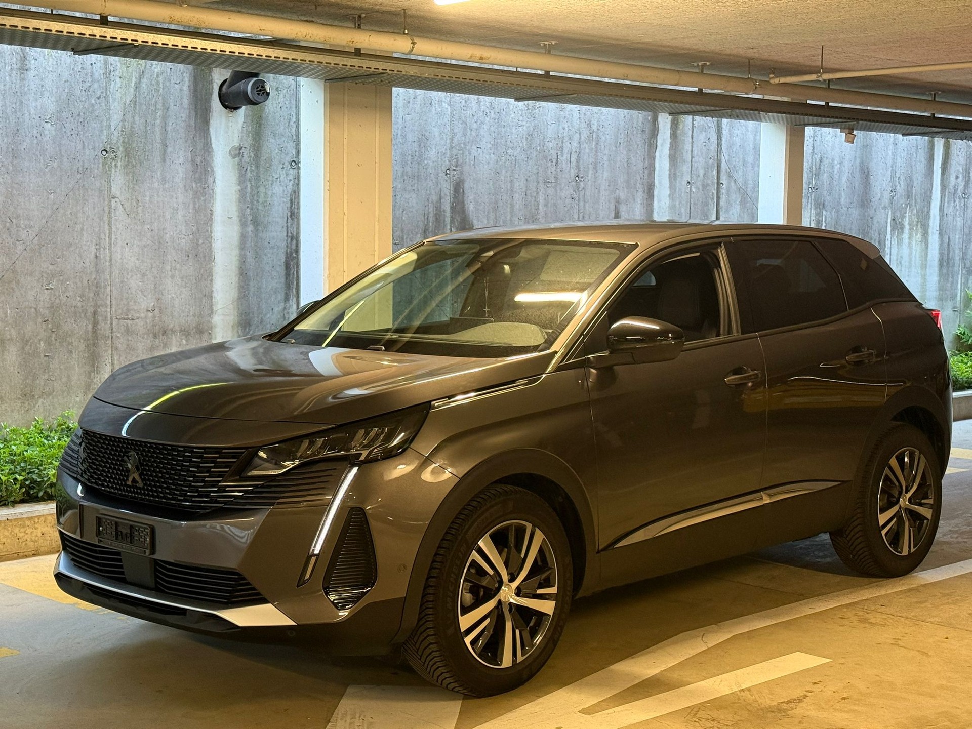 PEUGEOT 3008 1.5 BlueHDi Allure Pack EAT8 // MFK NEU-showroom-element-1