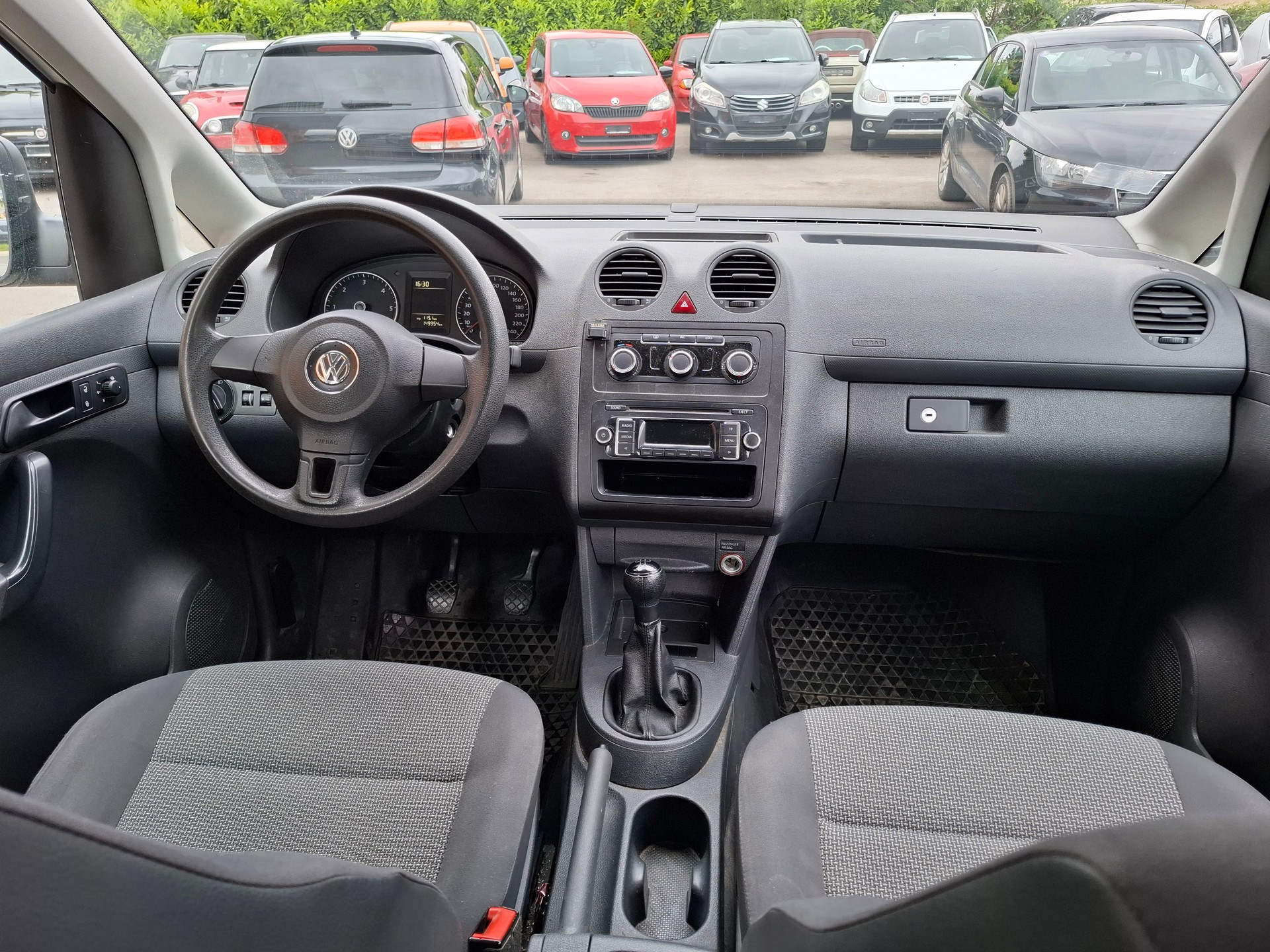 VW Caddy 1.6 TDI-image-9