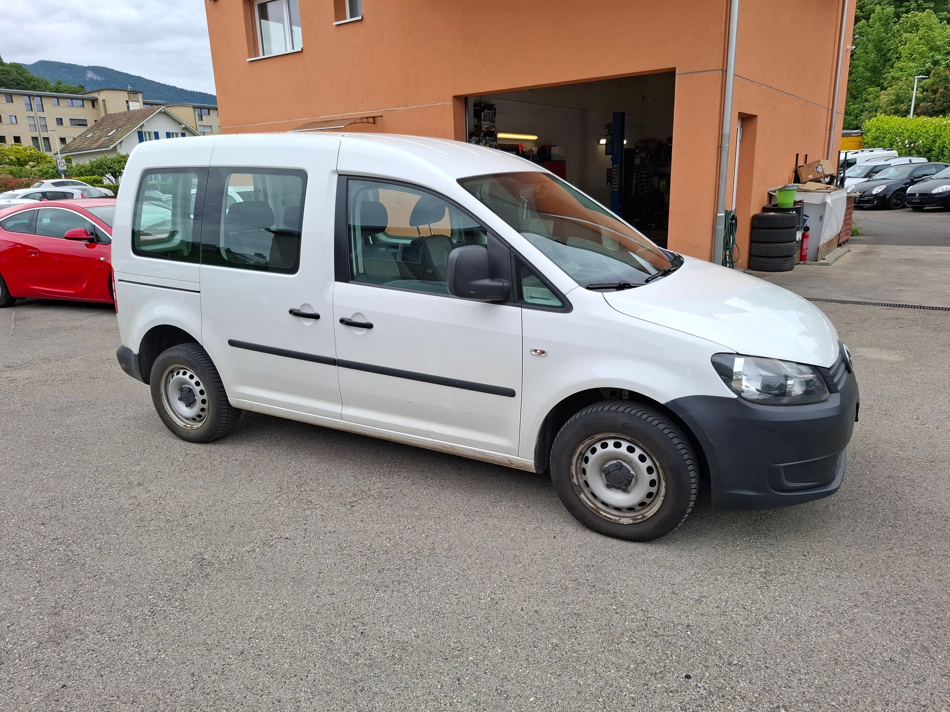 VW Caddy 1.6 TDI-image-5