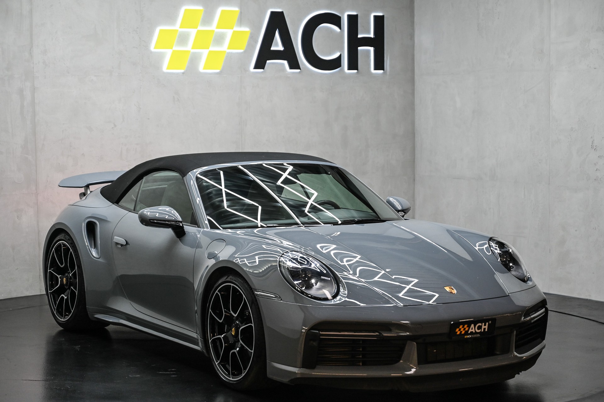 PORSCHE 911 Turbo S Cabriolet PDK-showroom-element-3