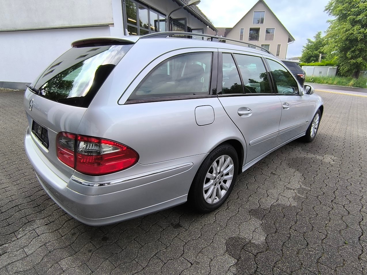 MERCEDES-BENZ E 350 Elégance 4Matic Automatic-image-4