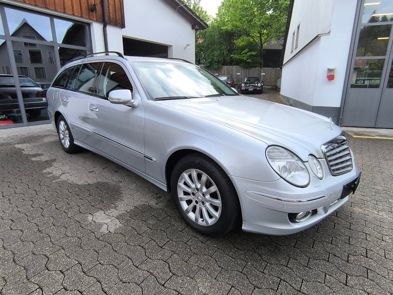 MERCEDES-BENZ E 350 Elégance 4Matic Automatic-image-5