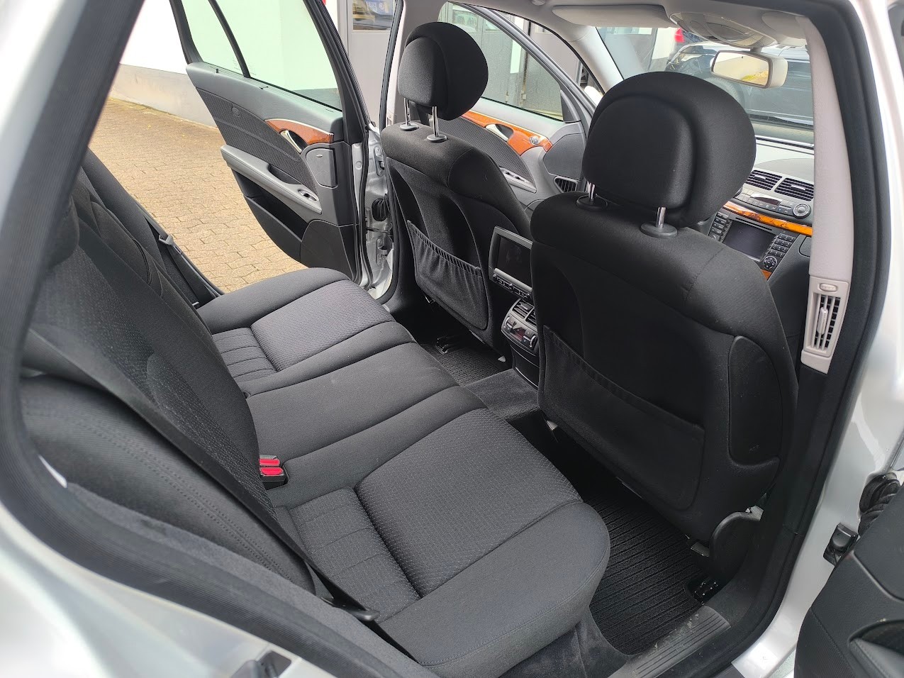 MERCEDES-BENZ E 350 Elégance 4Matic Automatic-image-8