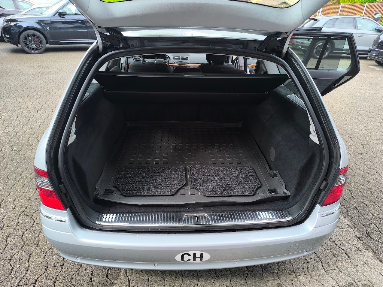 MERCEDES-BENZ E 350 Elégance 4Matic Automatic-image-12
