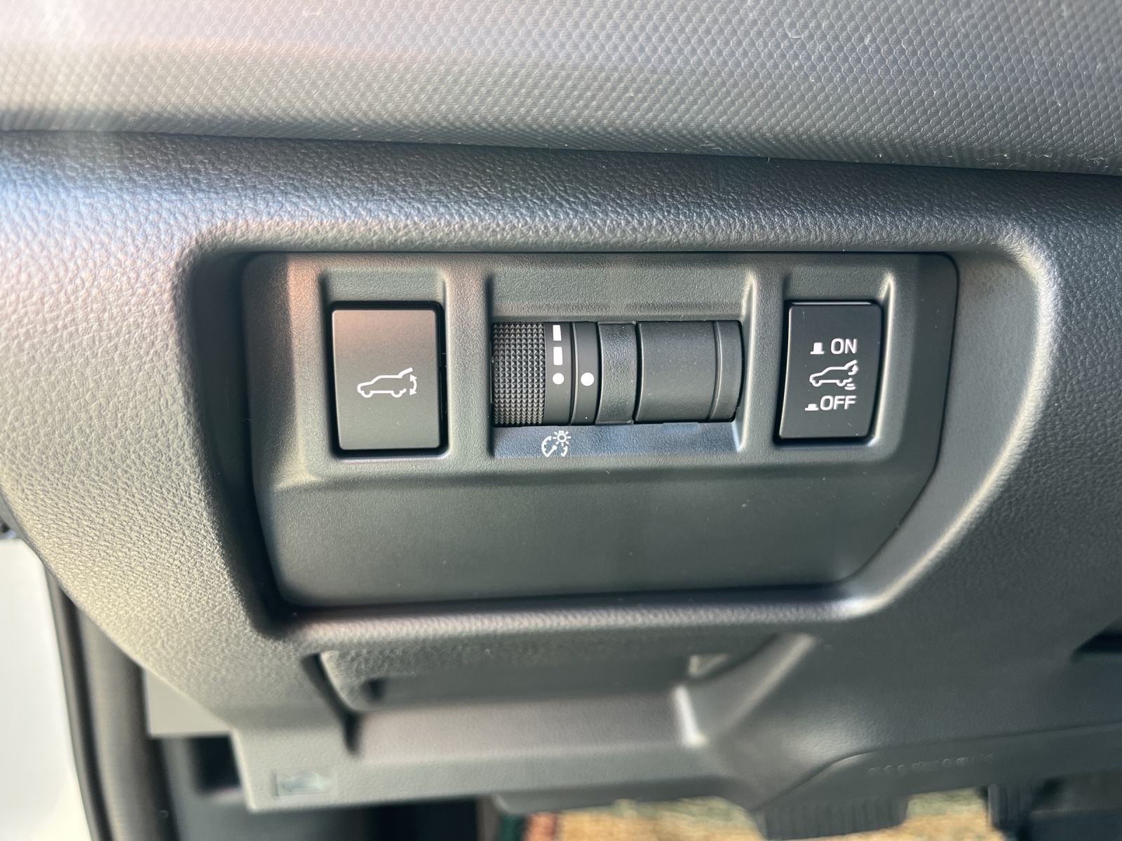 SUBARU Forester 2.0i e-Boxer Luxury-image-15