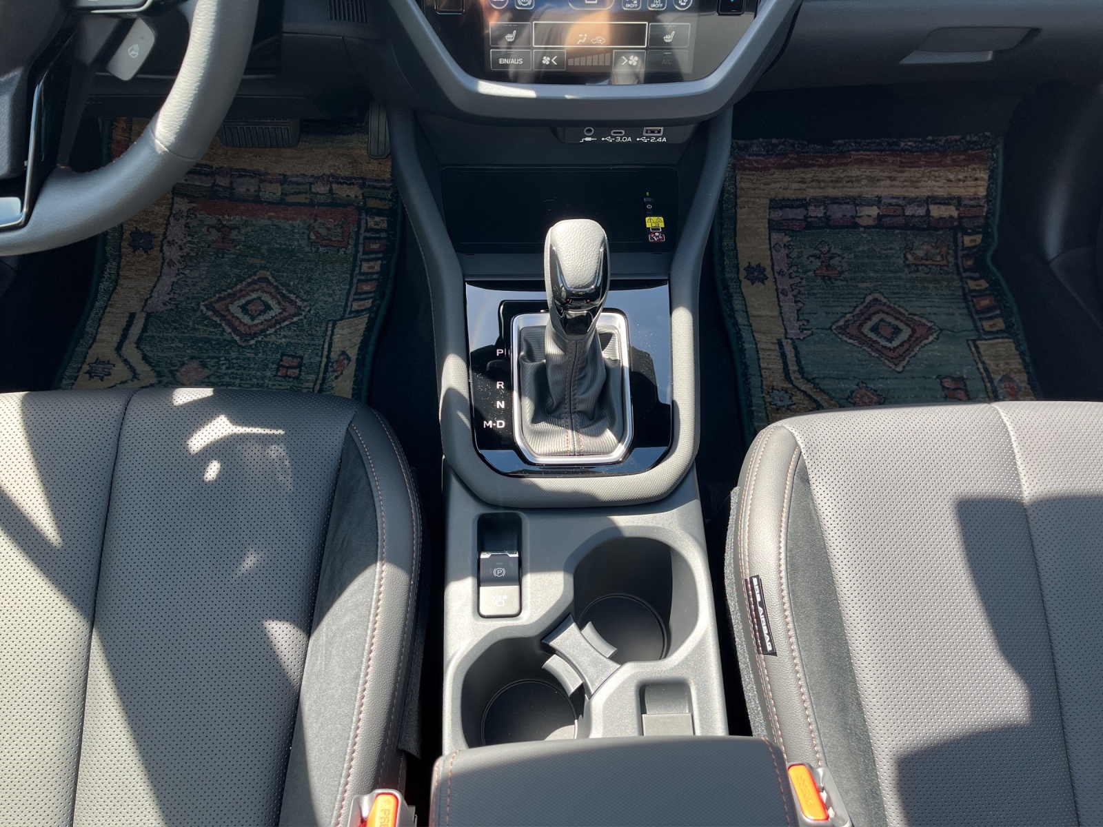 SUBARU Forester 2.0i e-Boxer Luxury-image-14