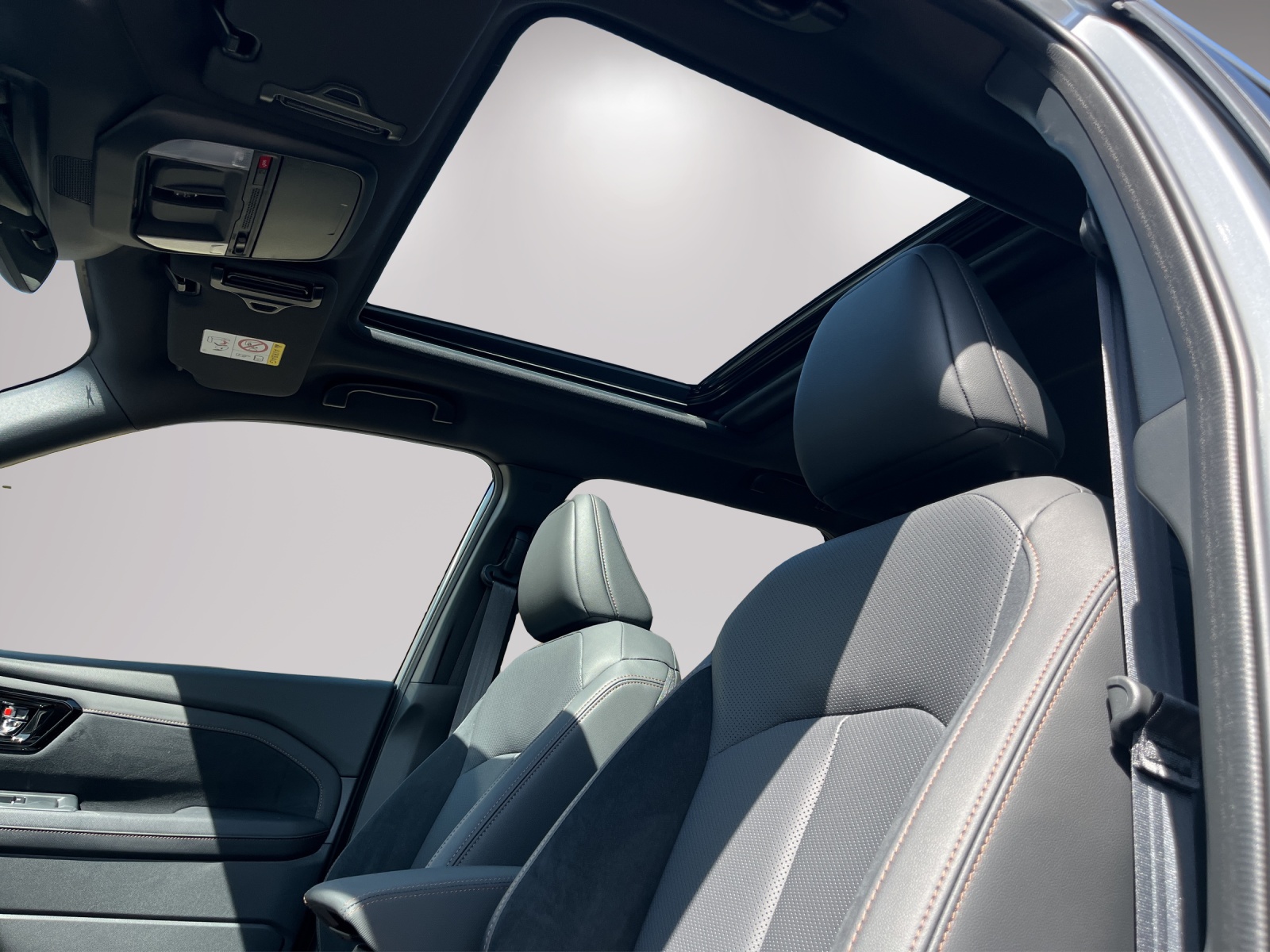 SUBARU Forester 2.0i e-Boxer Luxury-image-10
