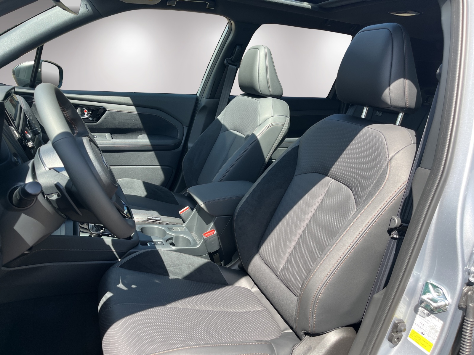 SUBARU Forester 2.0i e-Boxer Luxury-image-9