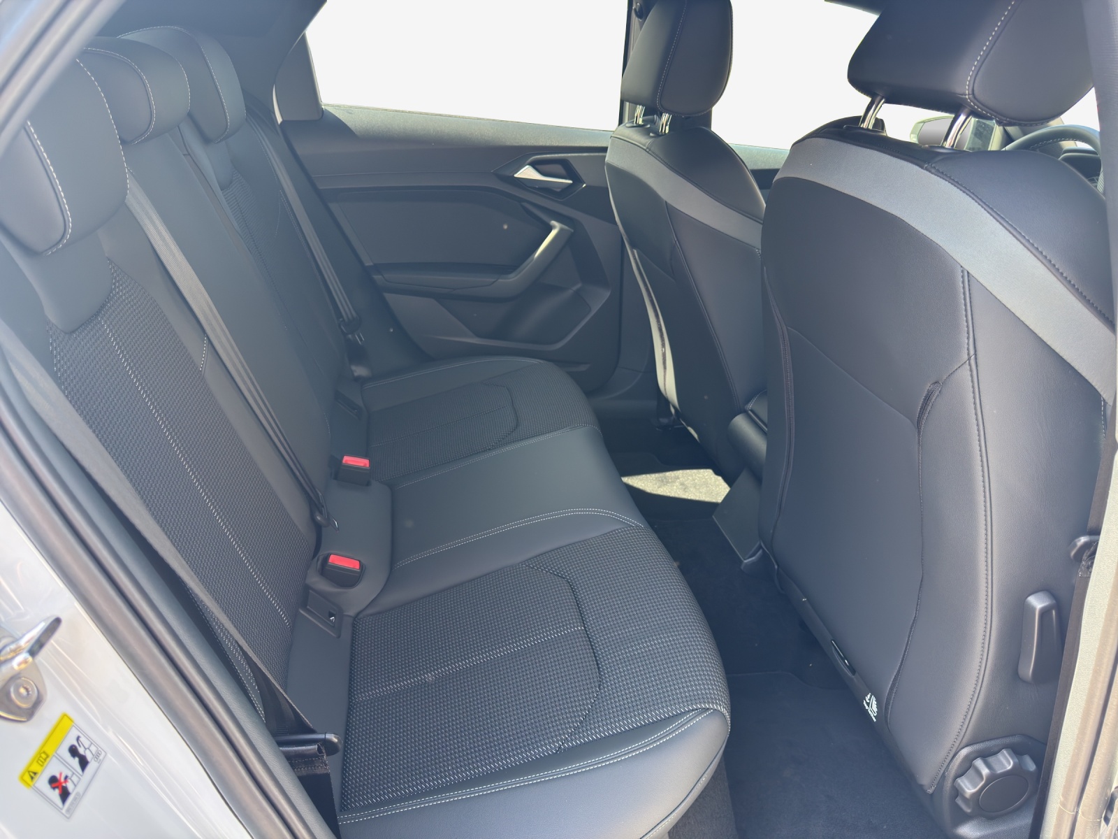 AUDI A1 Sportback 30 TFSI S Line Attraction S-tronic-image-11
