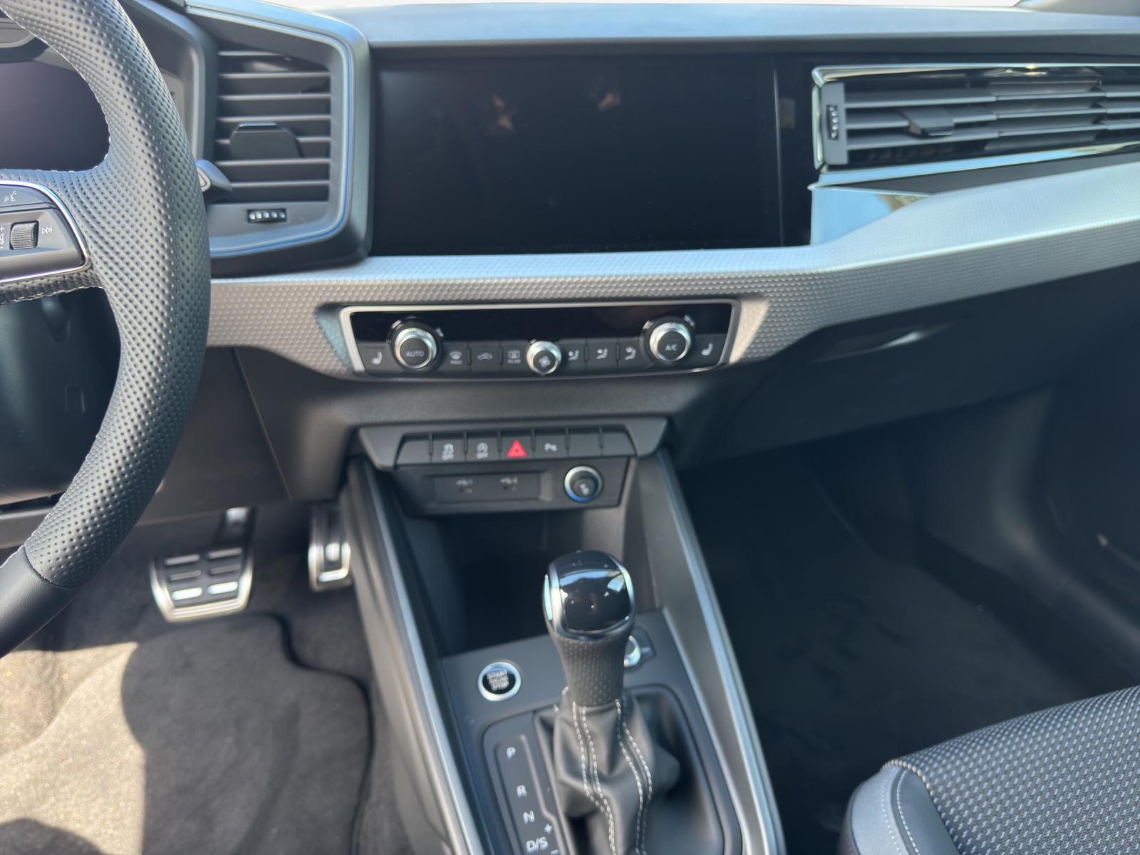 AUDI A1 Sportback 30 TFSI S Line Attraction S-tronic-image-10