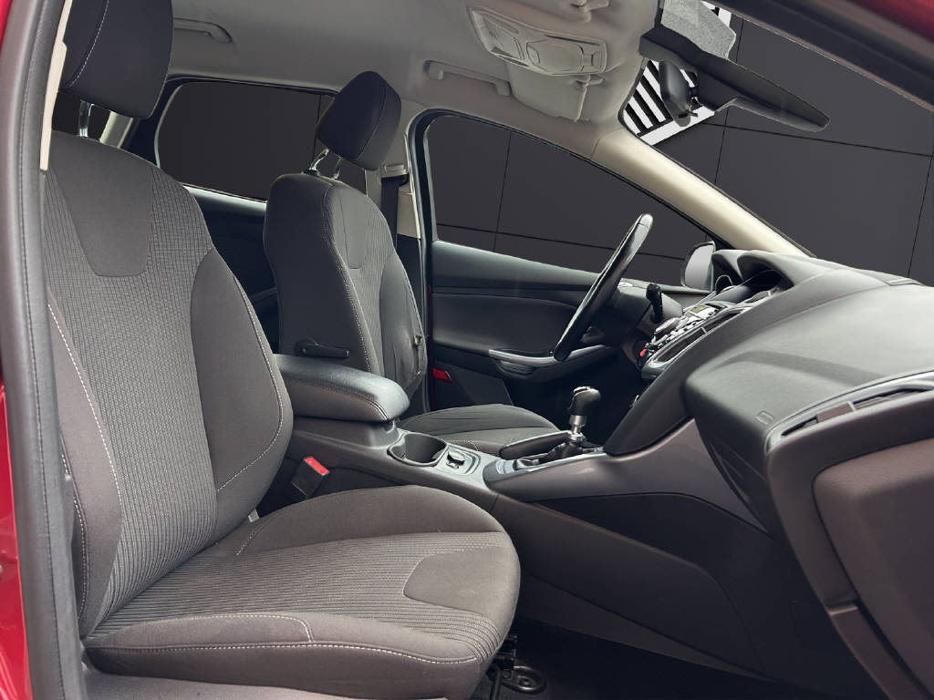 FORD Focus Station Wagon 1.0i EcoB 125 Titanium-image-13