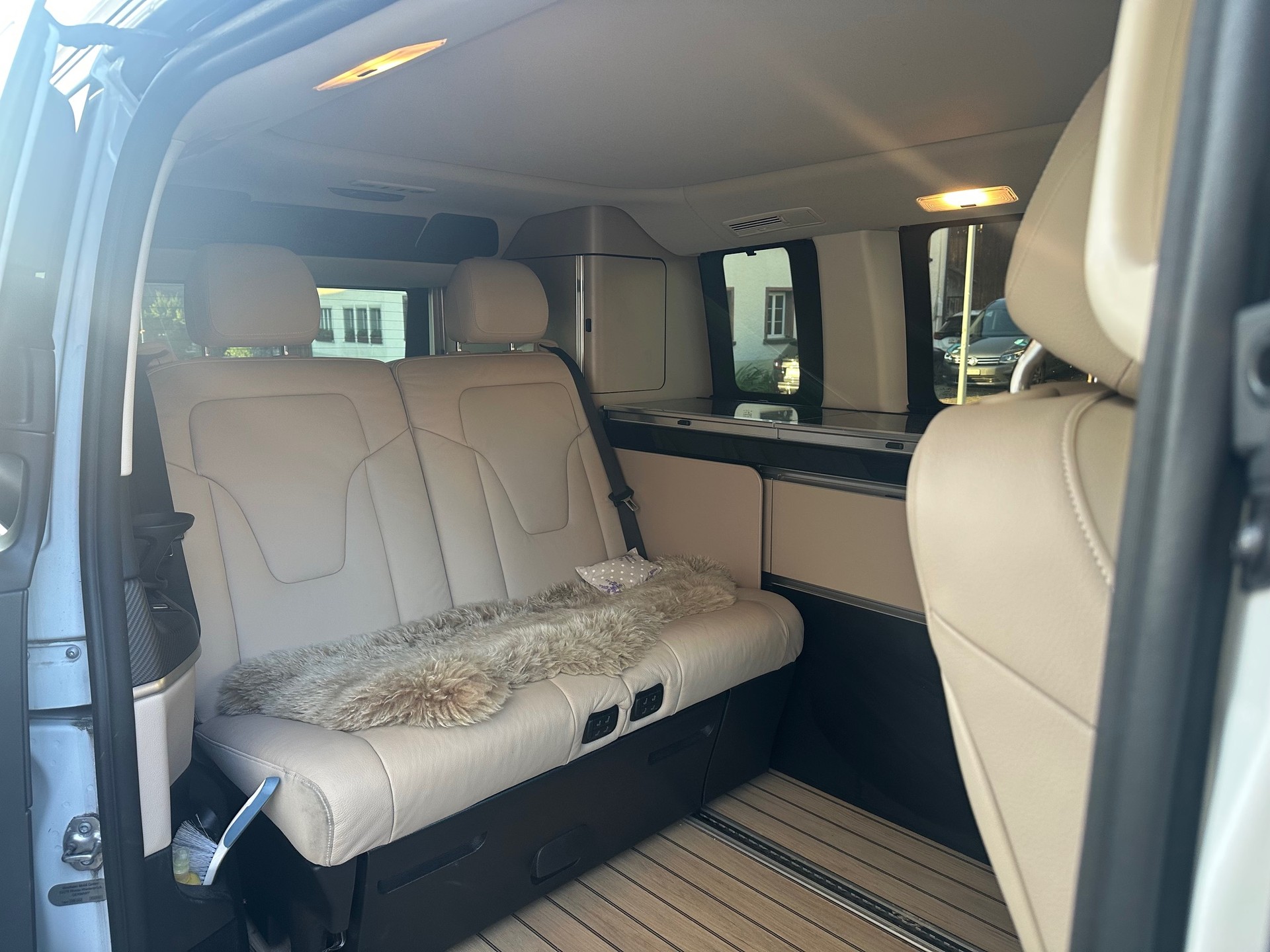 MERCEDES-BENZ 300 d 4matic-image-3