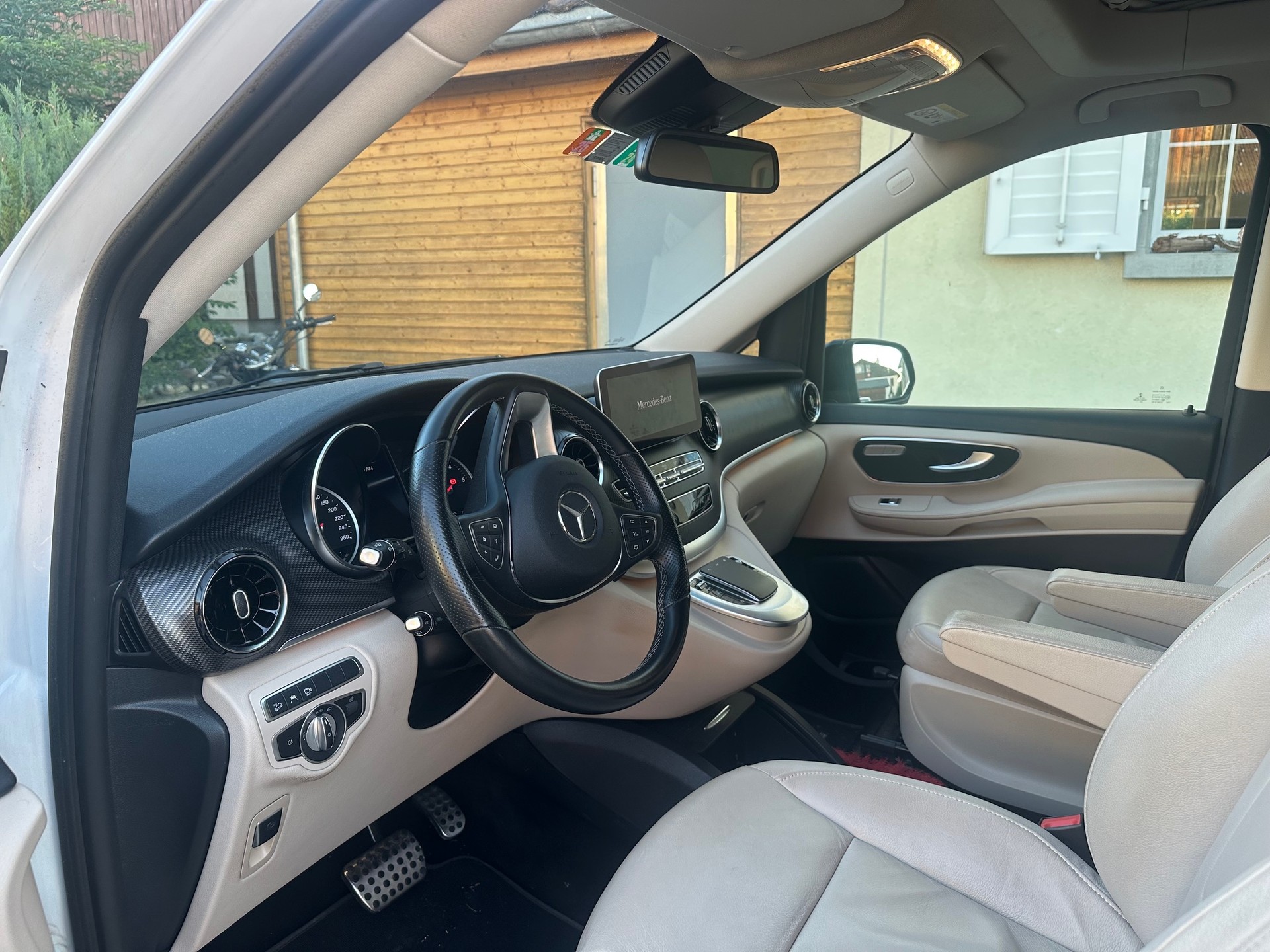 MERCEDES-BENZ 300 d 4matic-image-2