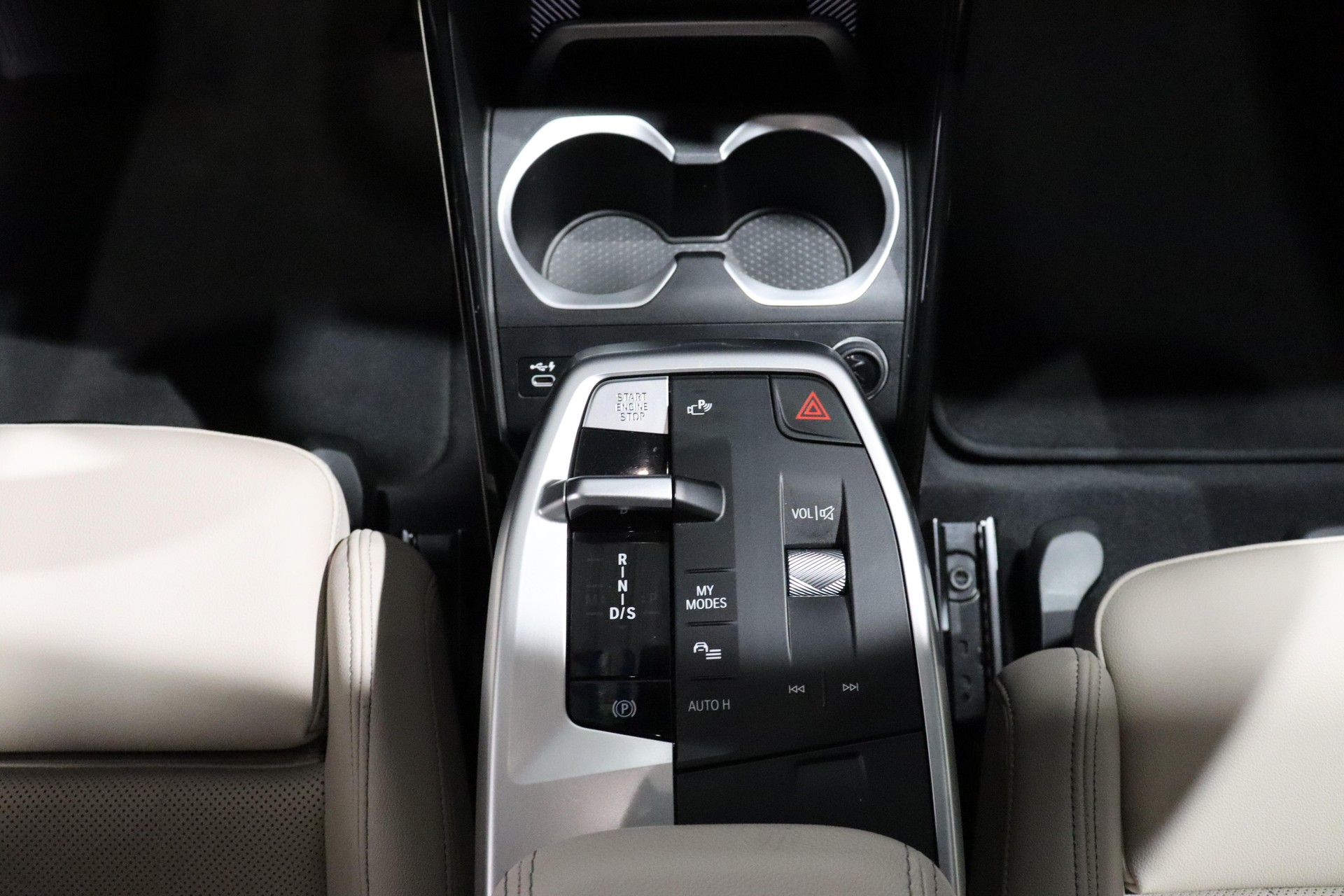 BMW X1 23i xDrive-image-17