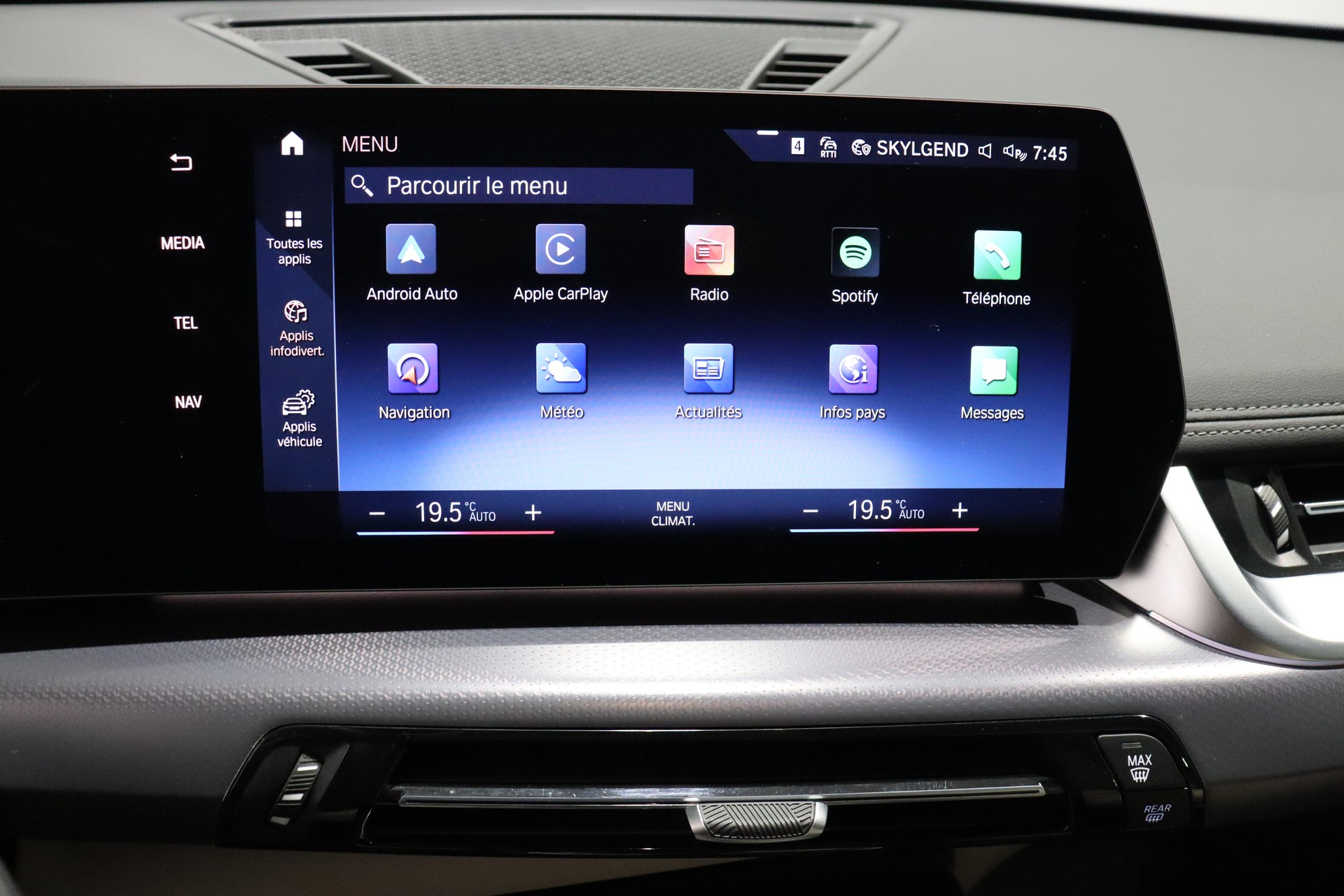 BMW X1 23i xDrive-image-16