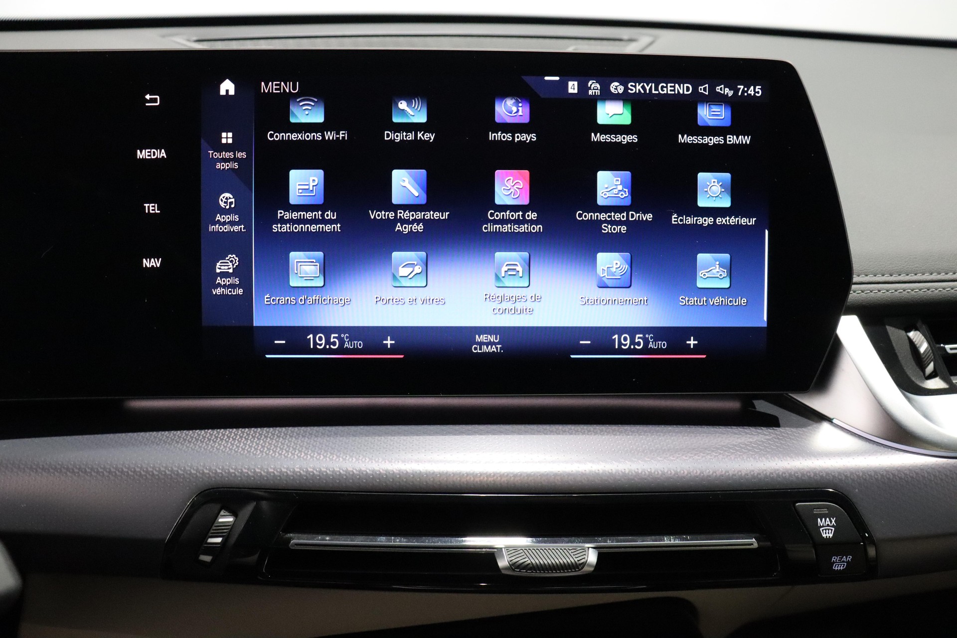 BMW X1 23i xDrive-image-12