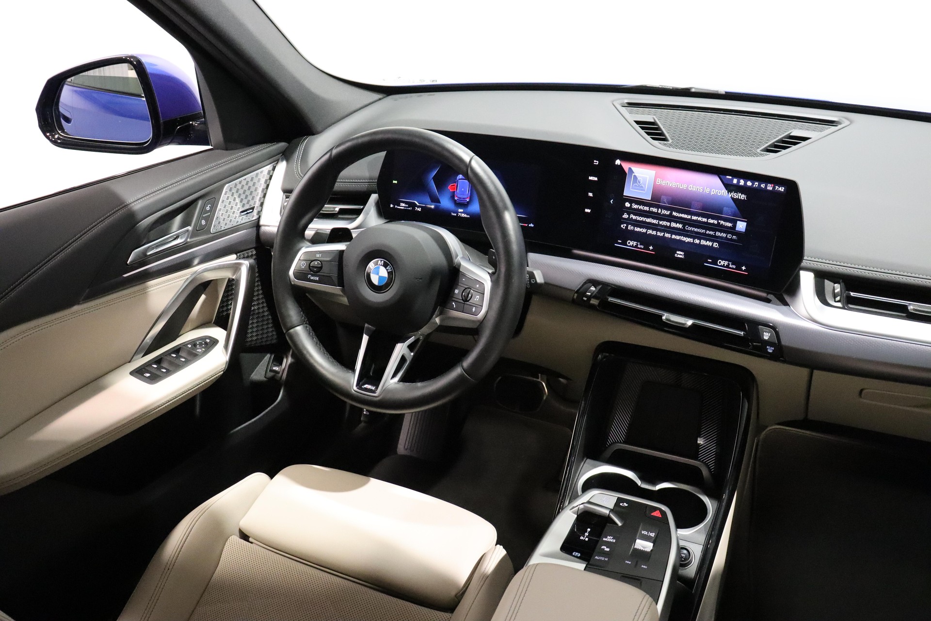 BMW X1 23i xDrive-image-8
