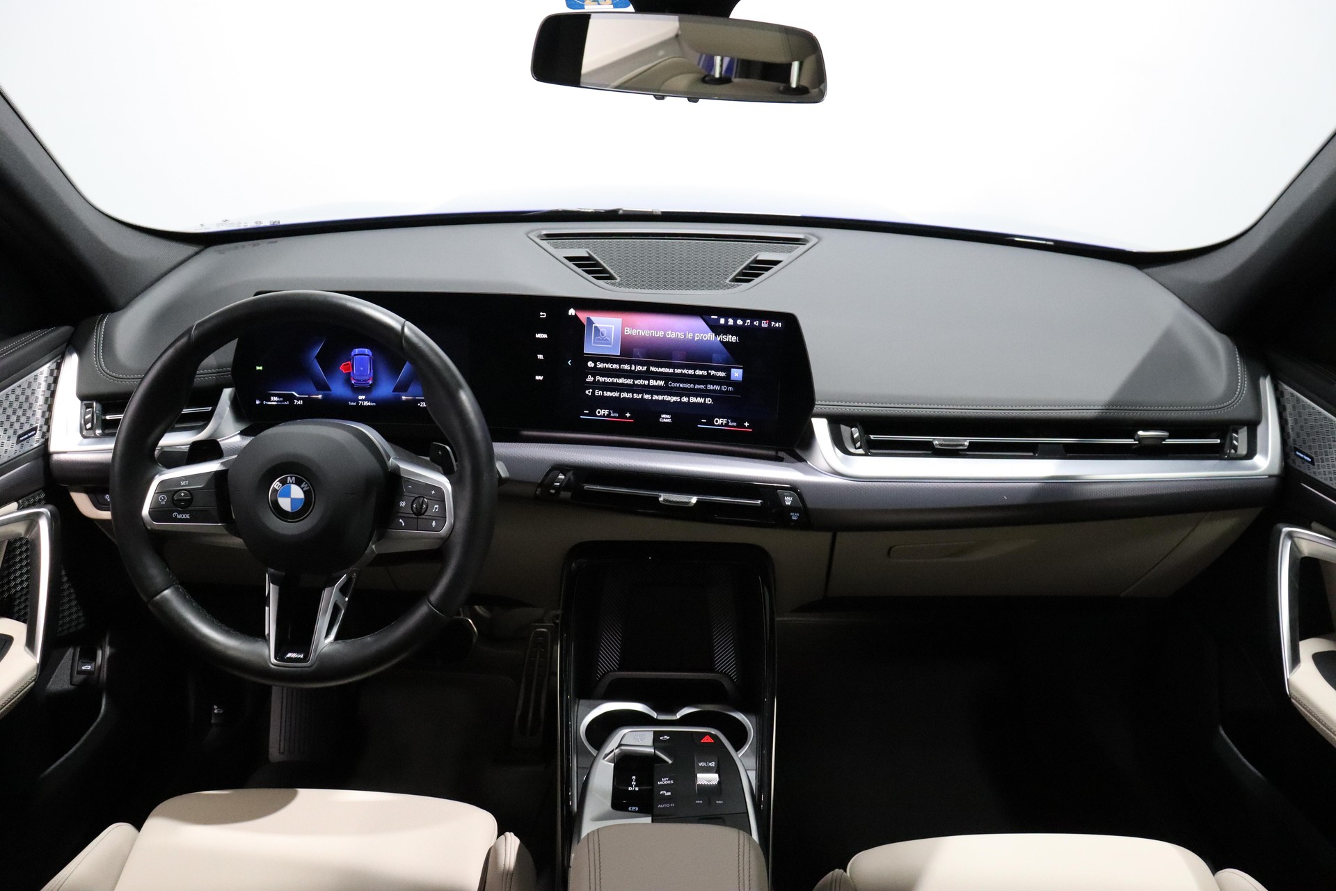 BMW X1 23i xDrive-image-9