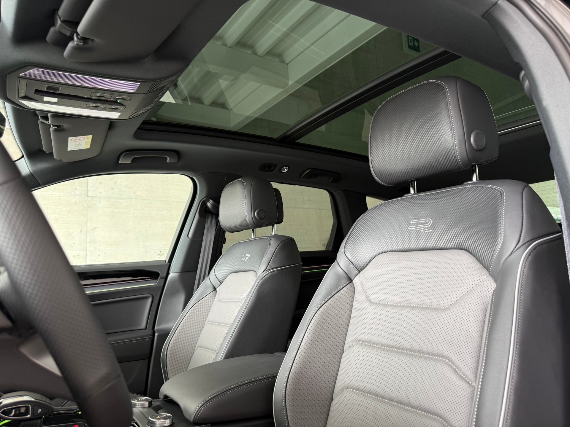 VW Touareg 3.0 TDI R-Line Final Edition Tiptronic-image-9