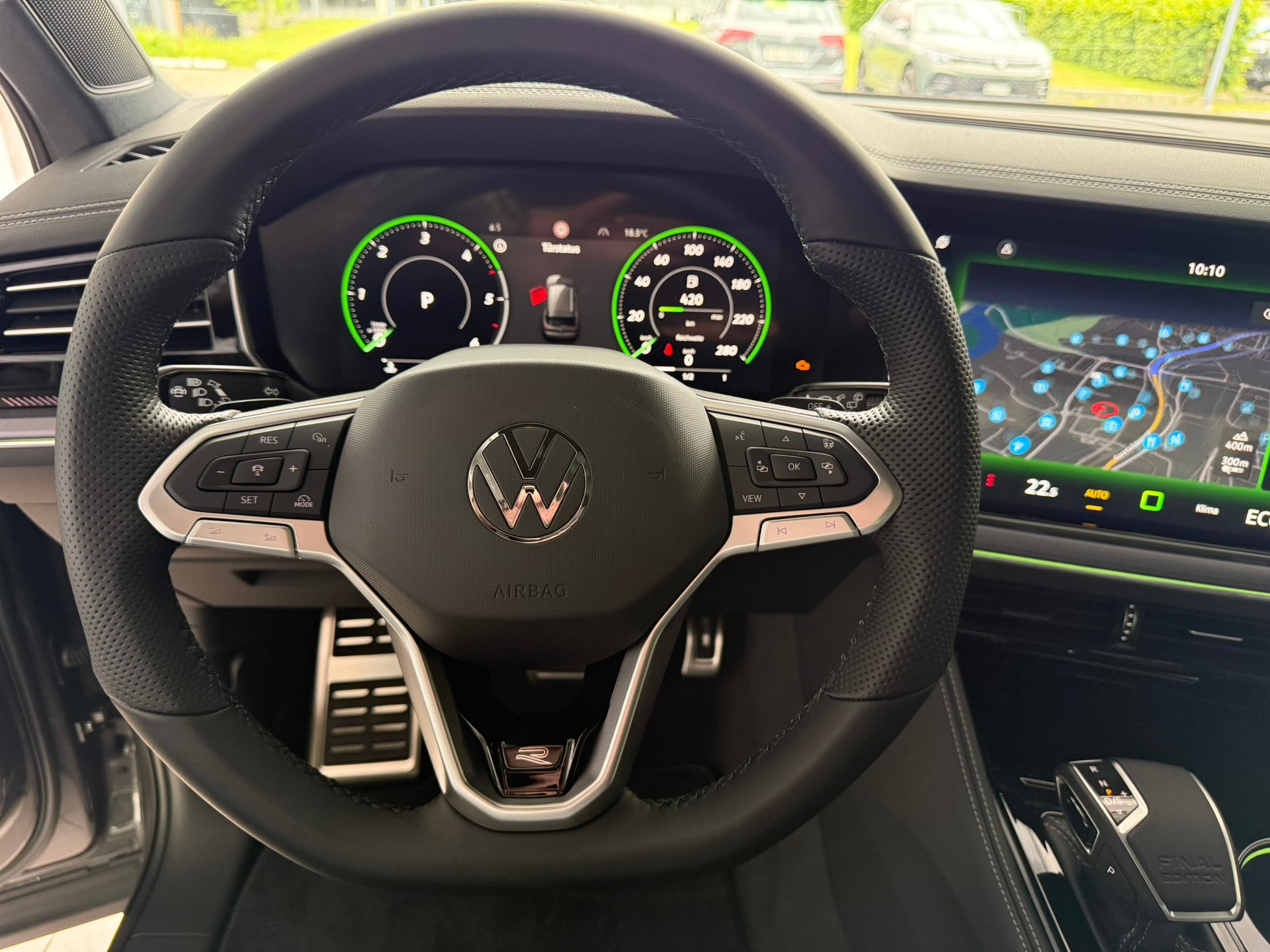 VW Touareg 3.0 TDI R-Line Final Edition Tiptronic-image-10