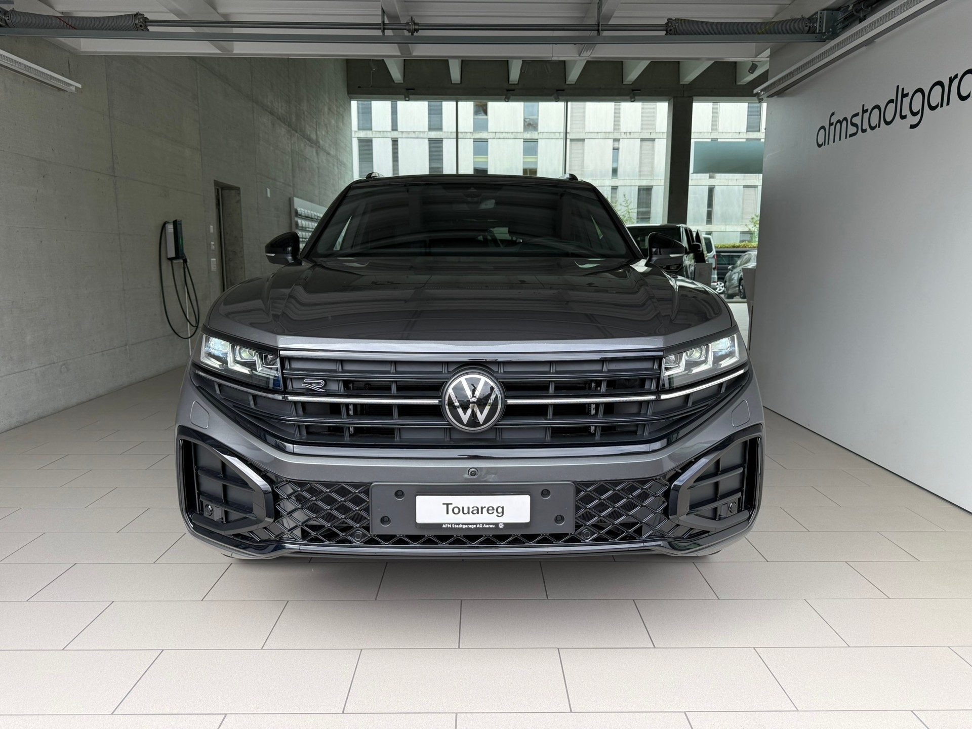 VW Touareg 3.0 TDI R-Line Final Edition Tiptronic-image-1