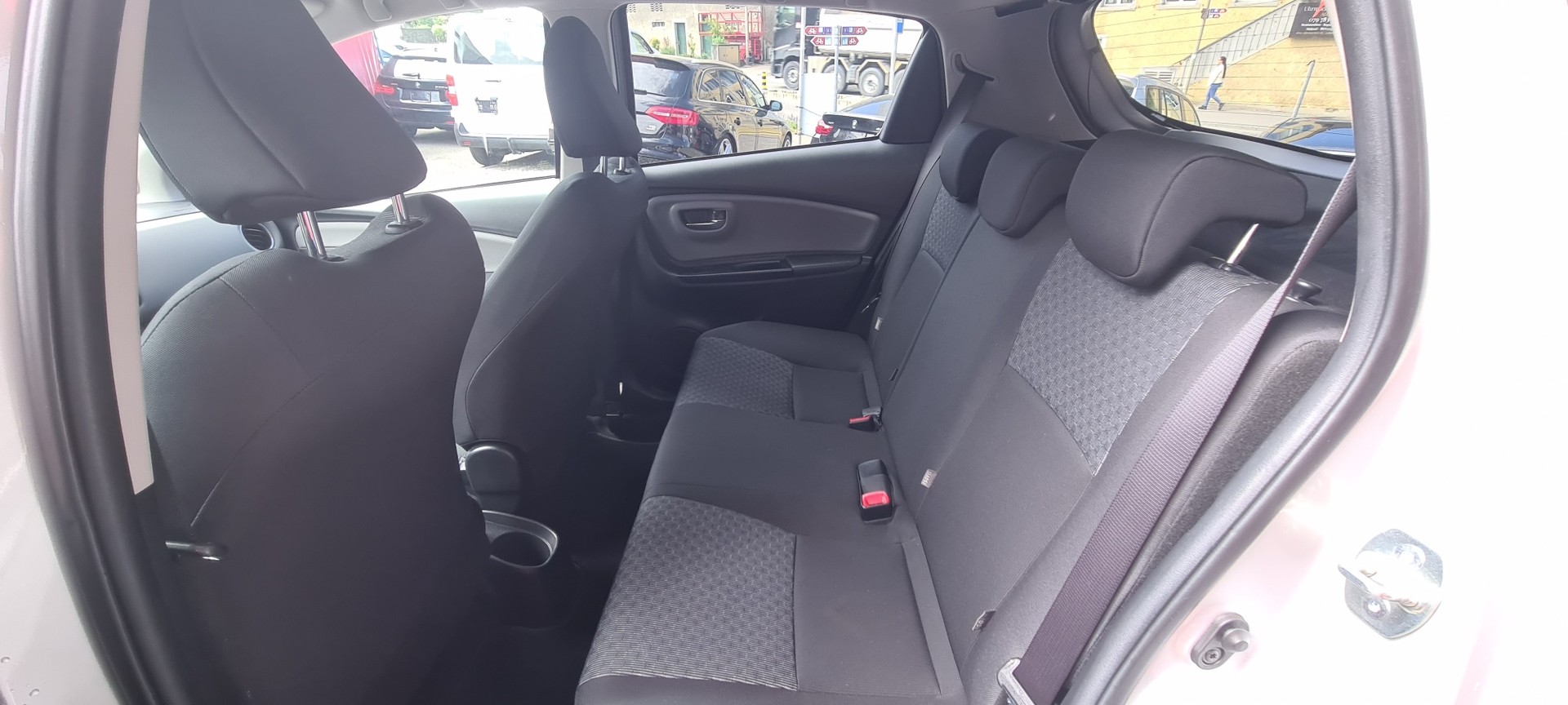 TOYOTA Yaris 1.33 Sol Premium Multidrive S-image-10