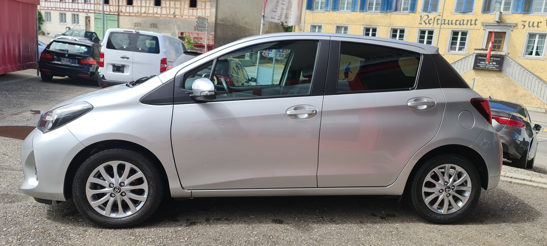 TOYOTA Yaris 1.33 Sol Premium Multidrive S-image-5
