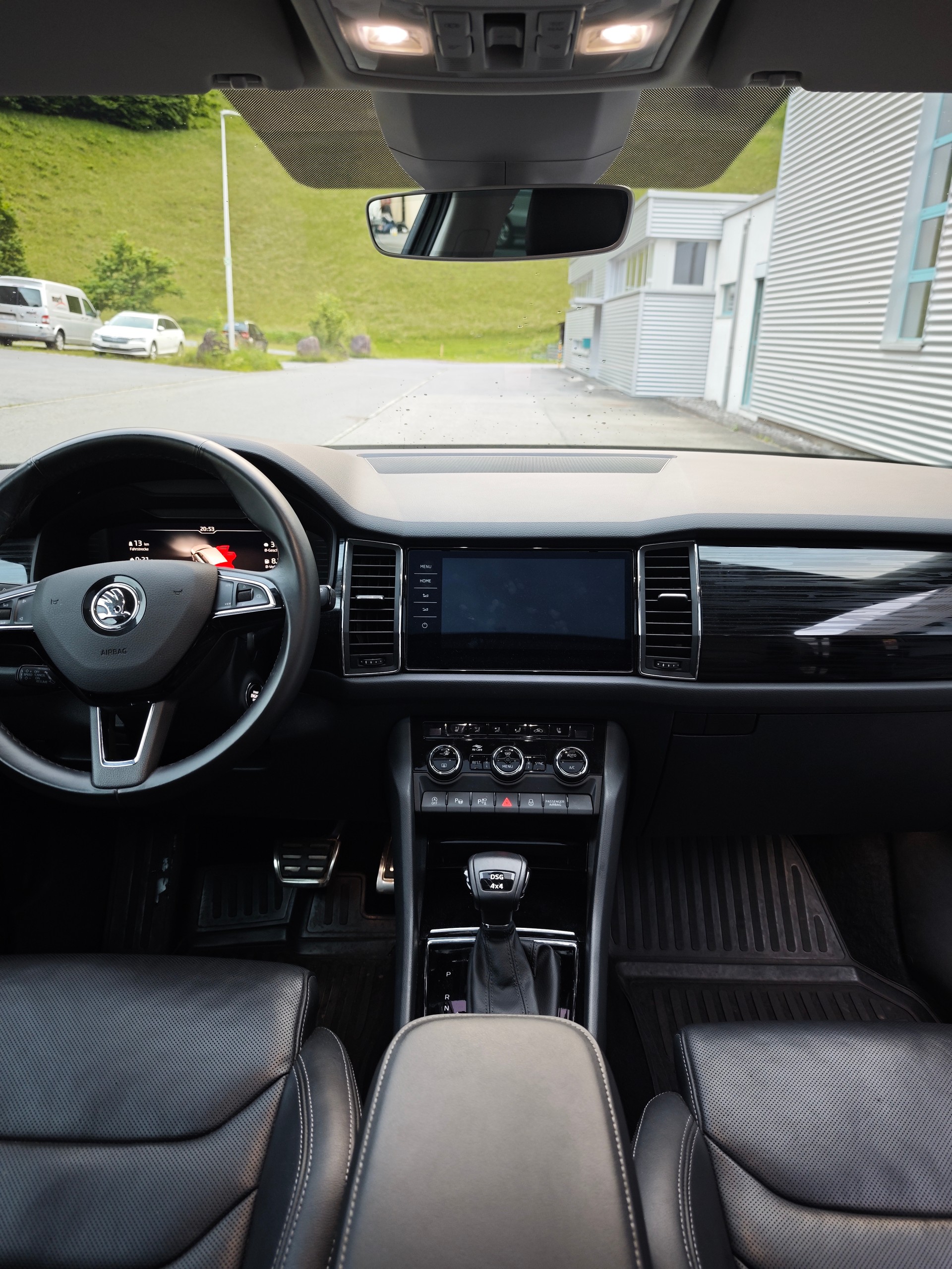 SKODA 2.0 TSI Style DSG-image-2