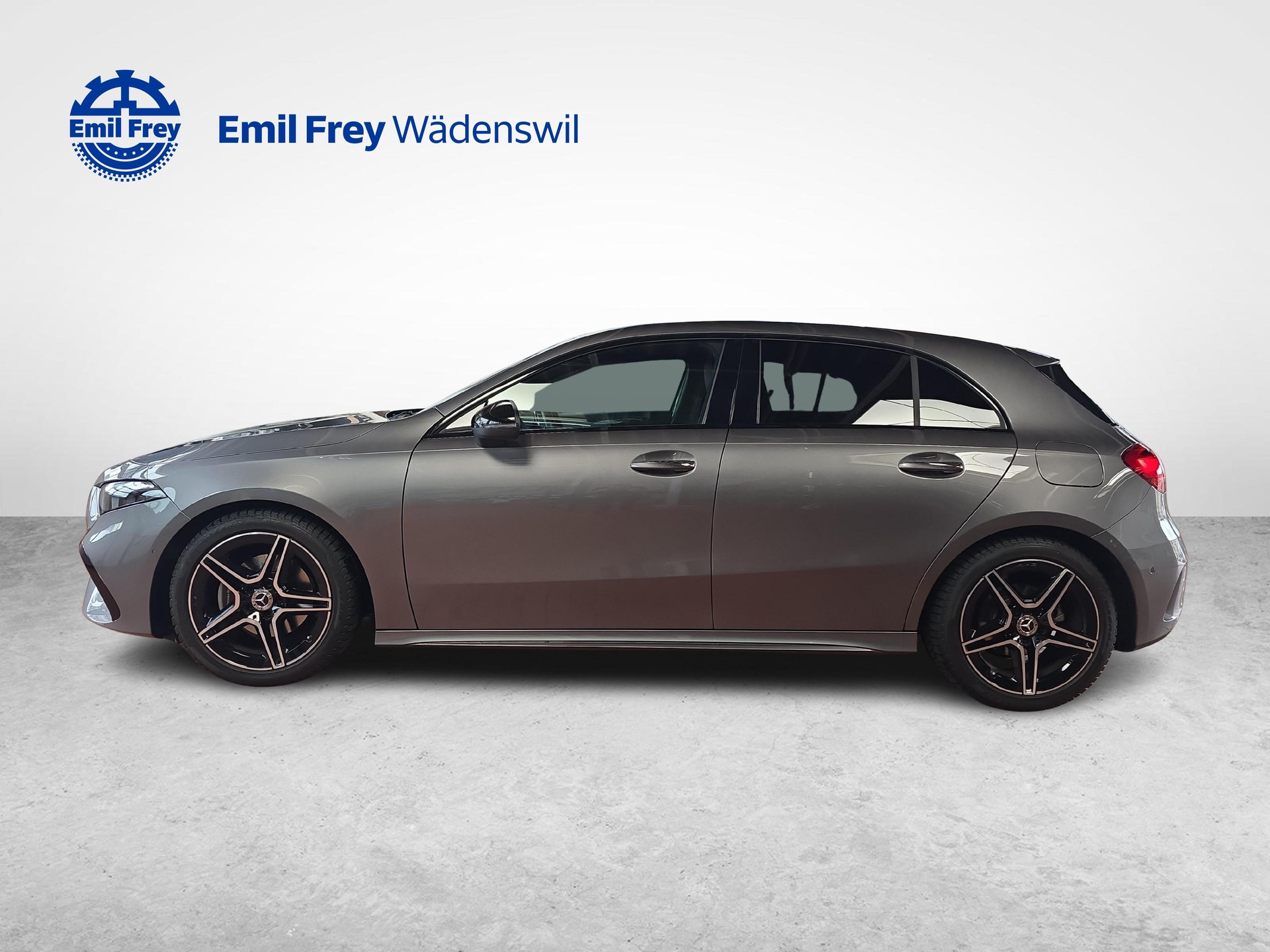 MERCEDES-BENZ A 180 Night Star AMG Line-showroom-element-1