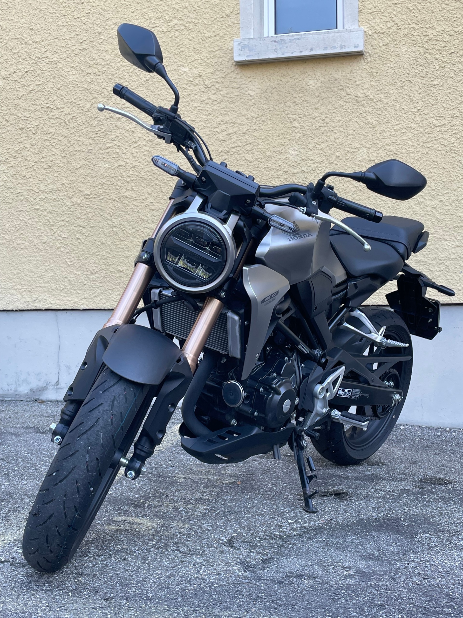 HONDA CB 300 R