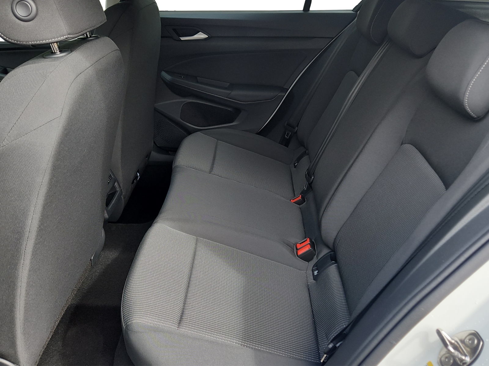 VW Golf 1.5 TSI Basis-image-13