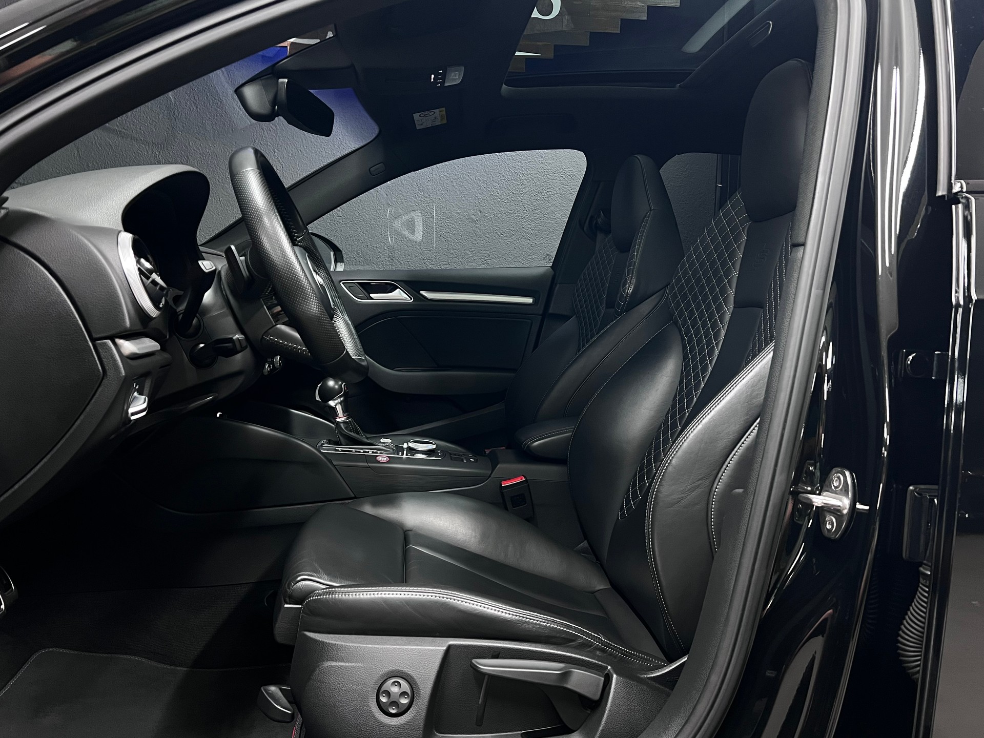 AUDI S3 Sportback 2.0 TFSI quattro S-tronic-image-8