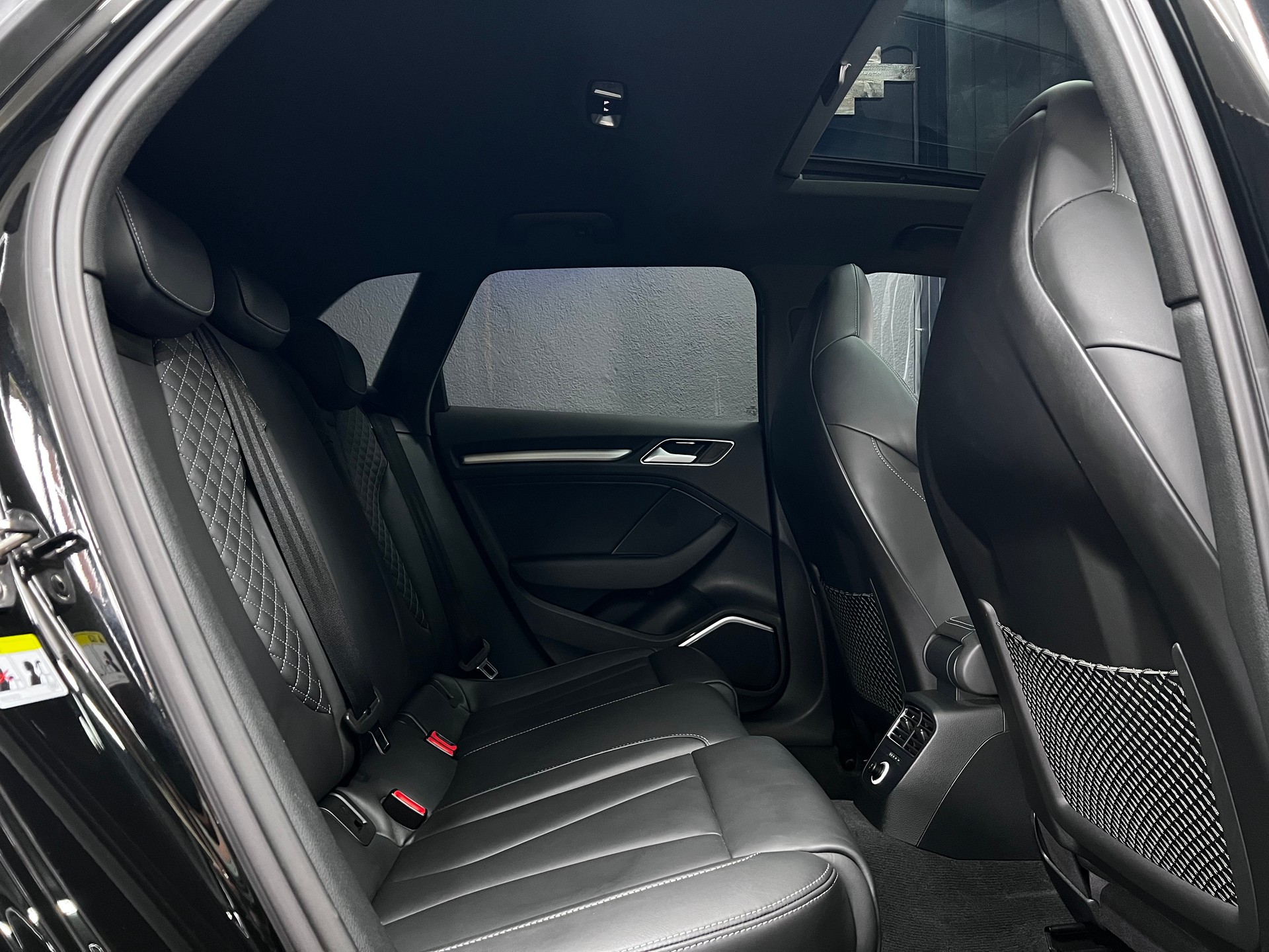 AUDI S3 Sportback 2.0 TFSI quattro S-tronic-image-14