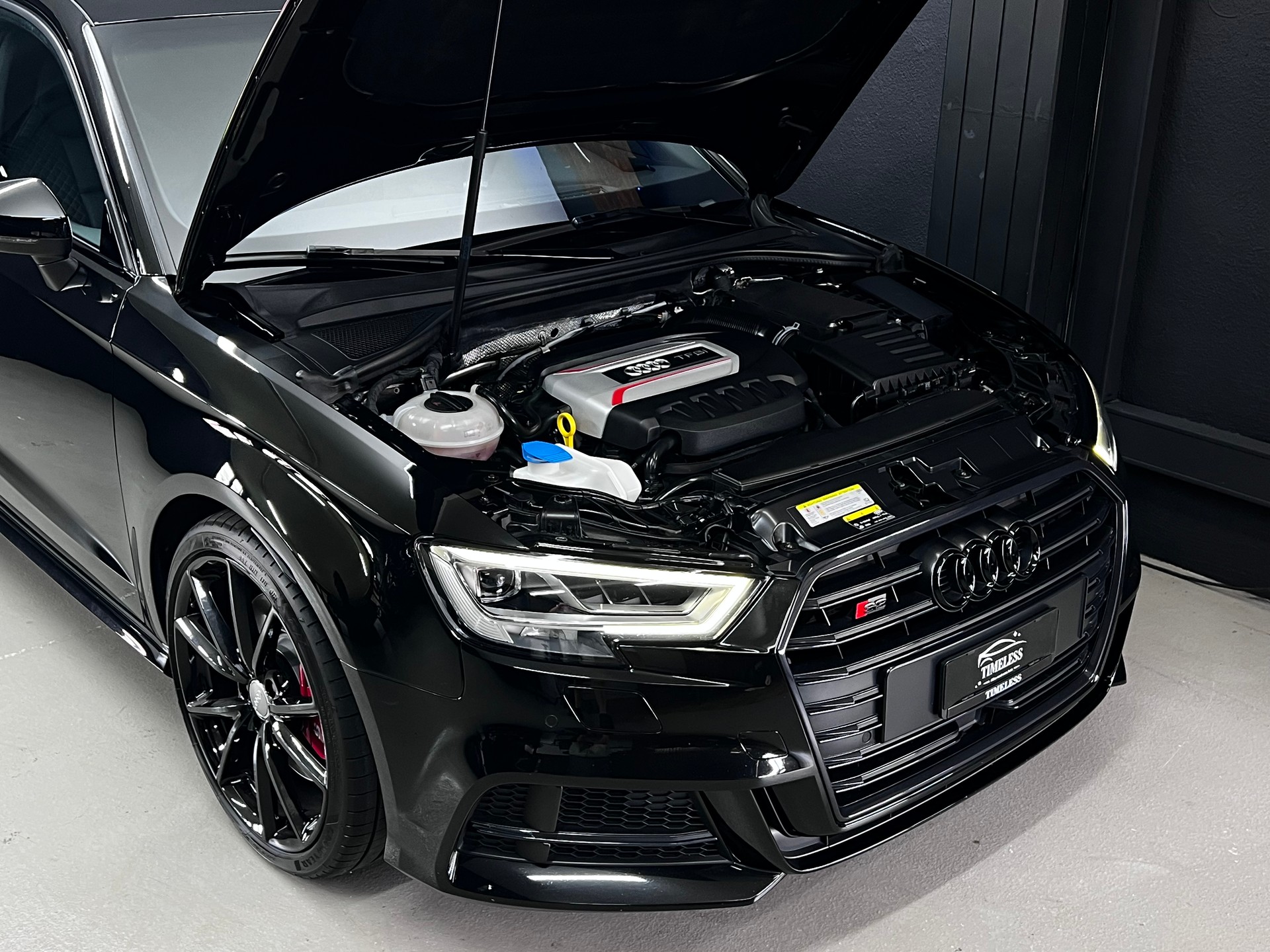 AUDI S3 Sportback 2.0 TFSI quattro S-tronic-image-2