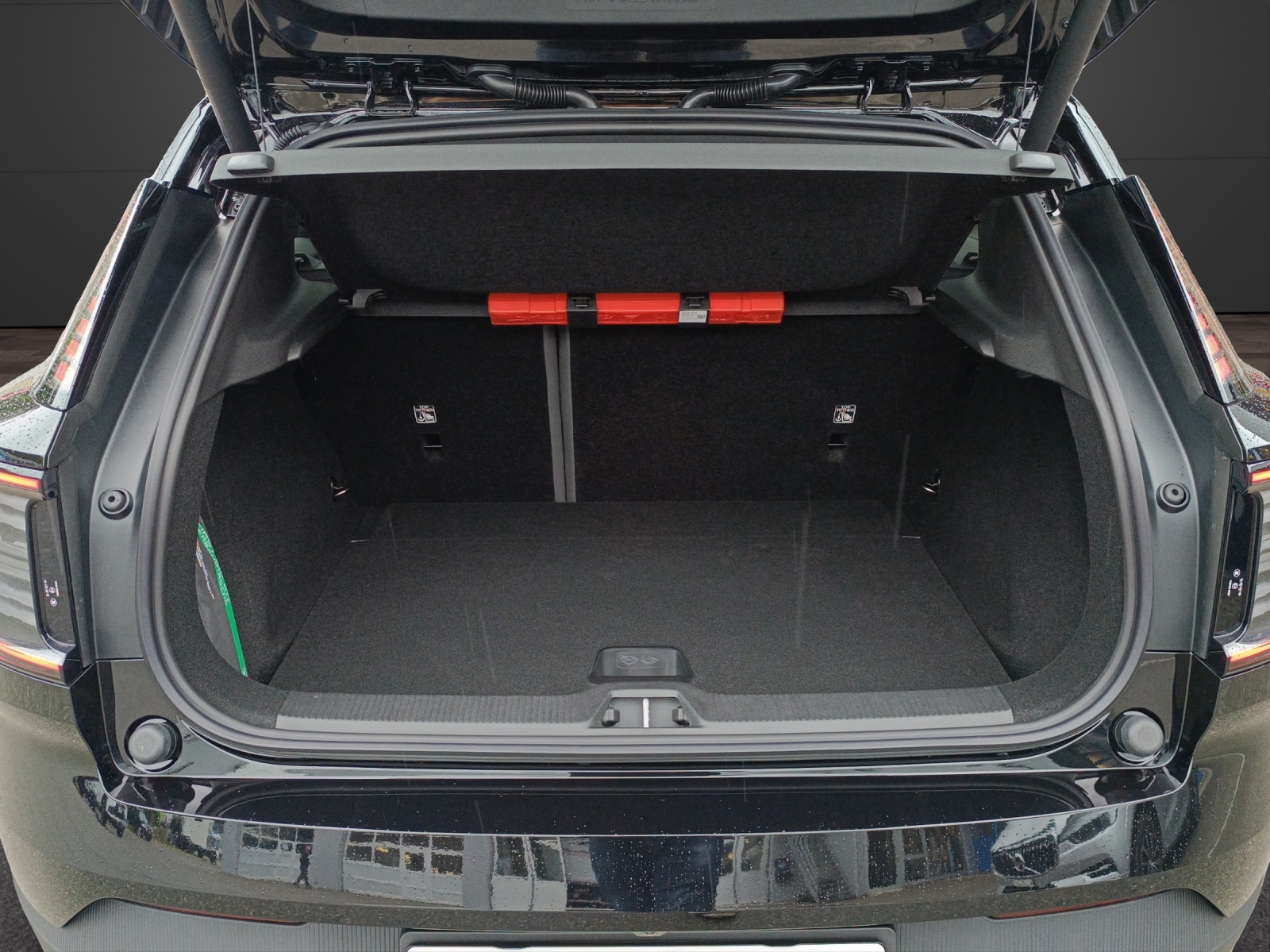 VOLVO EX30 E60 Twin Ultra Performance Sw. Black Ed. AWD-image-14