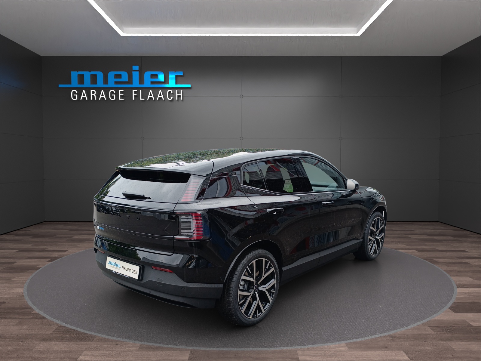 VOLVO EX30 E60 Twin Ultra Performance Sw. Black Ed. AWD-image-4