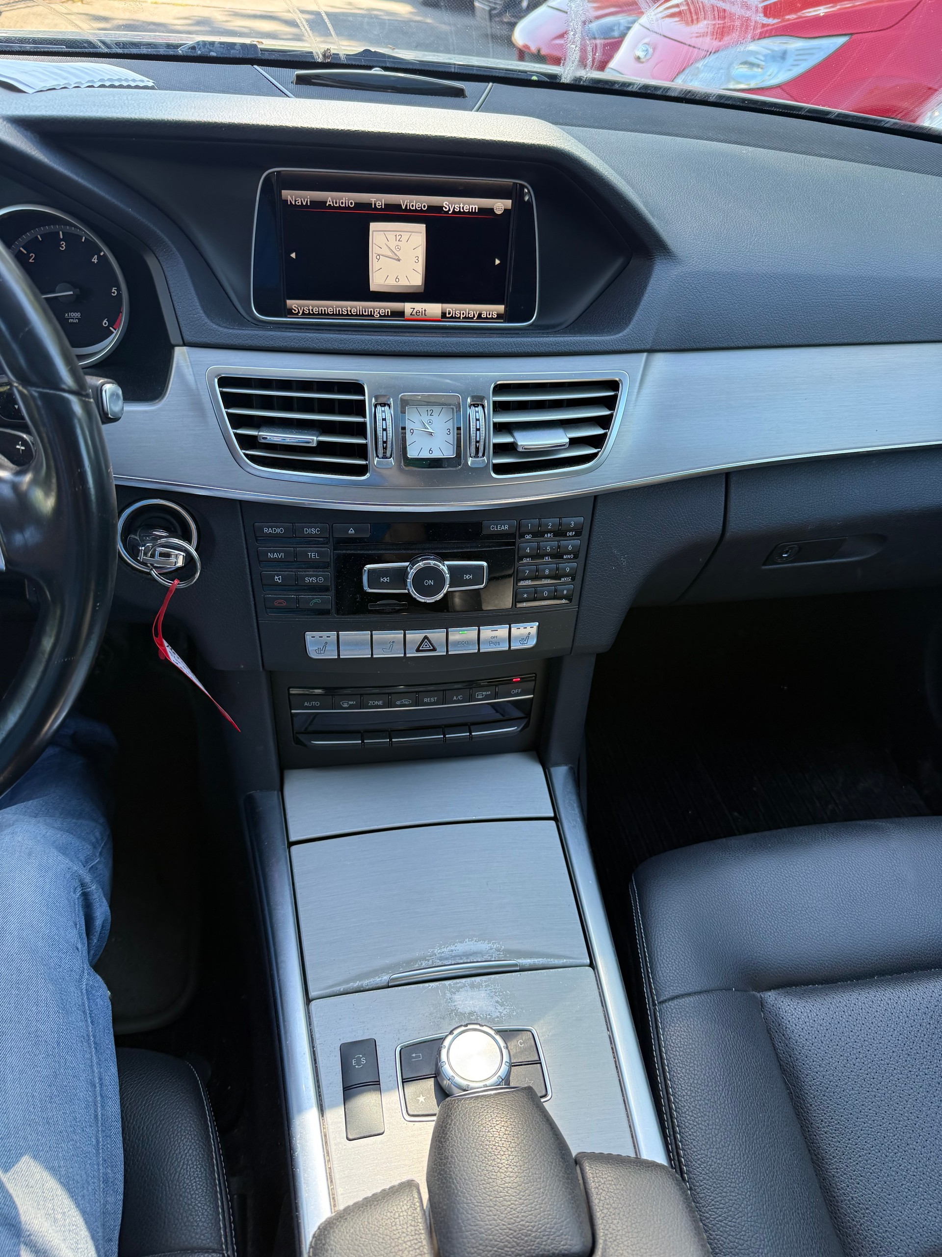 MERCEDES-BENZ E 250 BlueTEC Elégance 4Matic 7G-Tronic-image-14