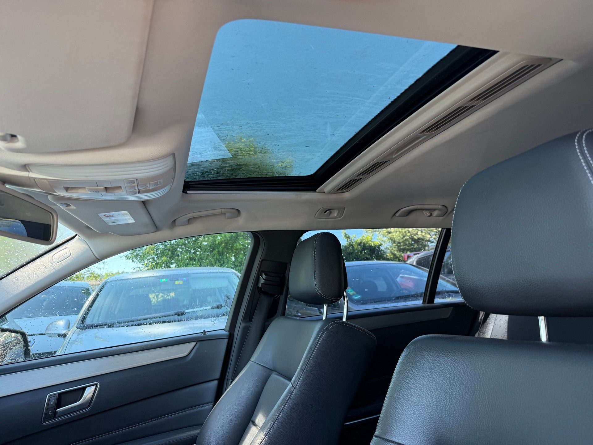 MERCEDES-BENZ E 250 BlueTEC Elégance 4Matic 7G-Tronic-image-12